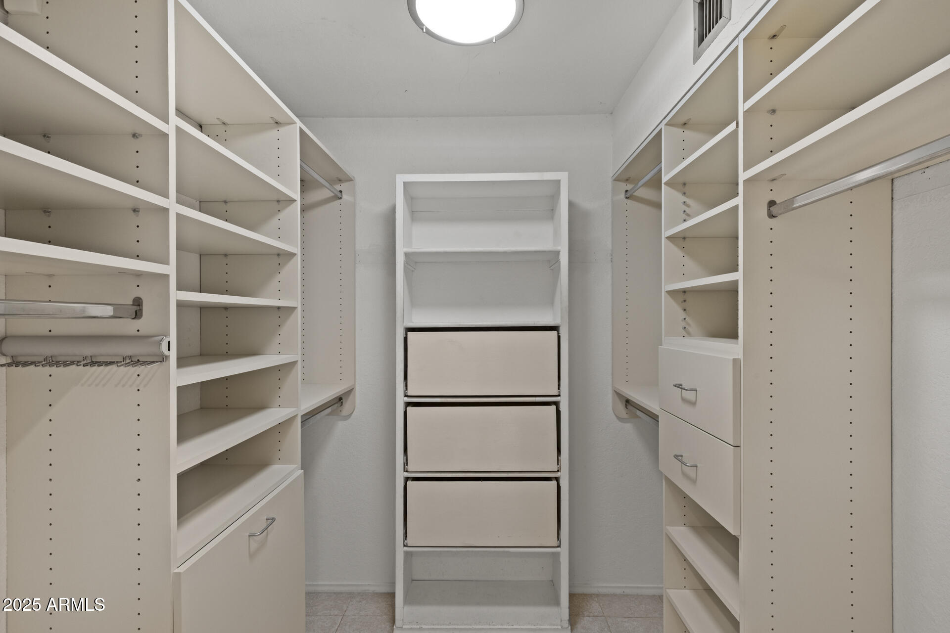 8426 E PARADISE Drive