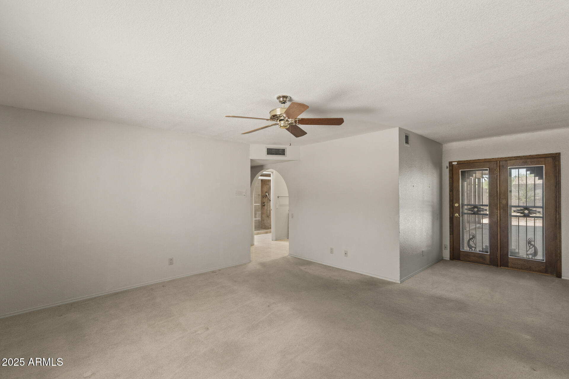 8426 E PARADISE Drive