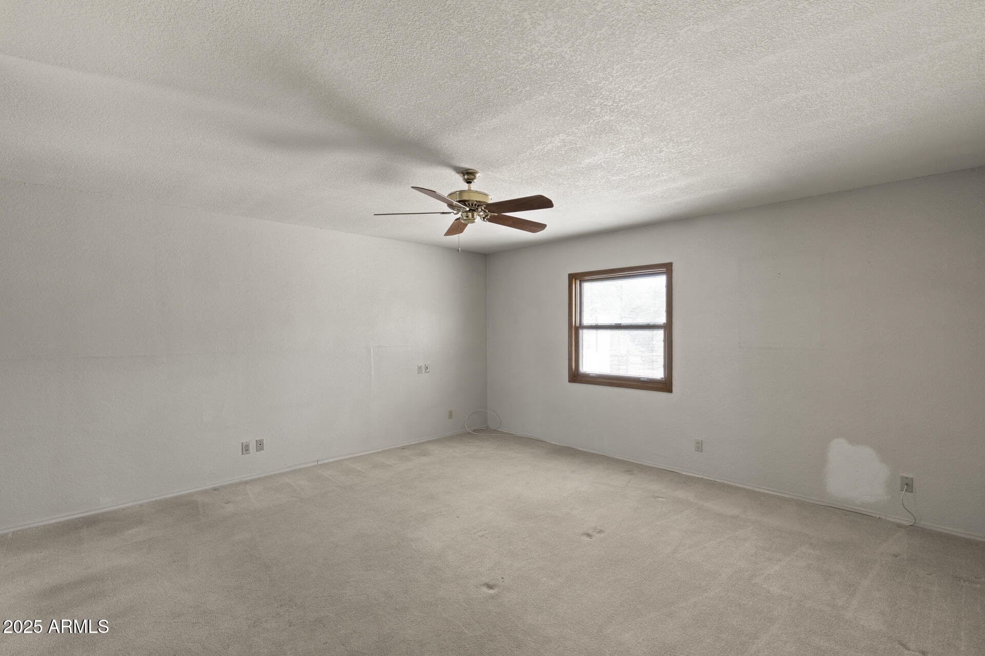 8426 E PARADISE Drive