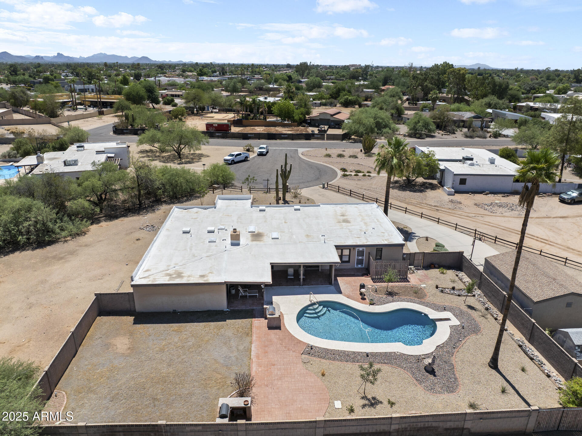 8426 E PARADISE Drive