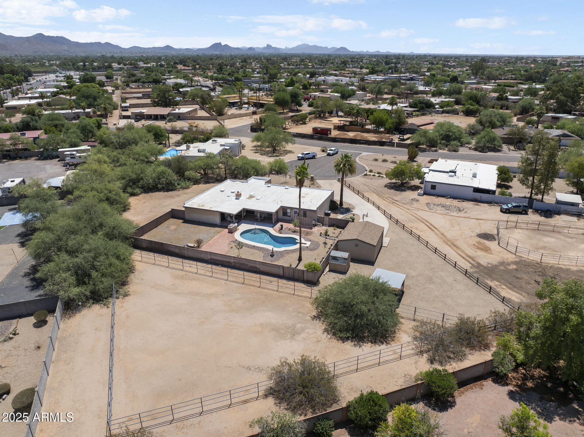 8426 E PARADISE Drive