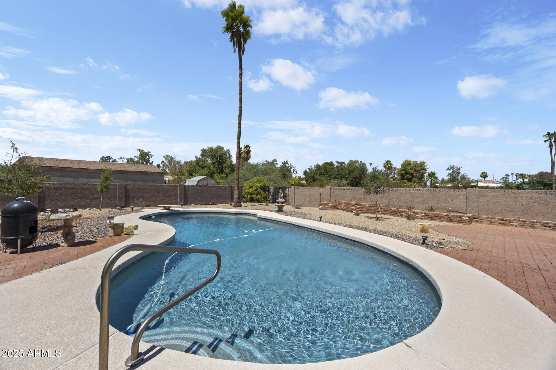 8426 E PARADISE Drive