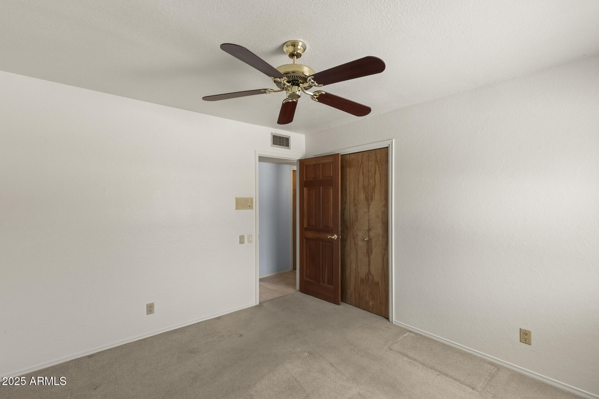 8426 E PARADISE Drive