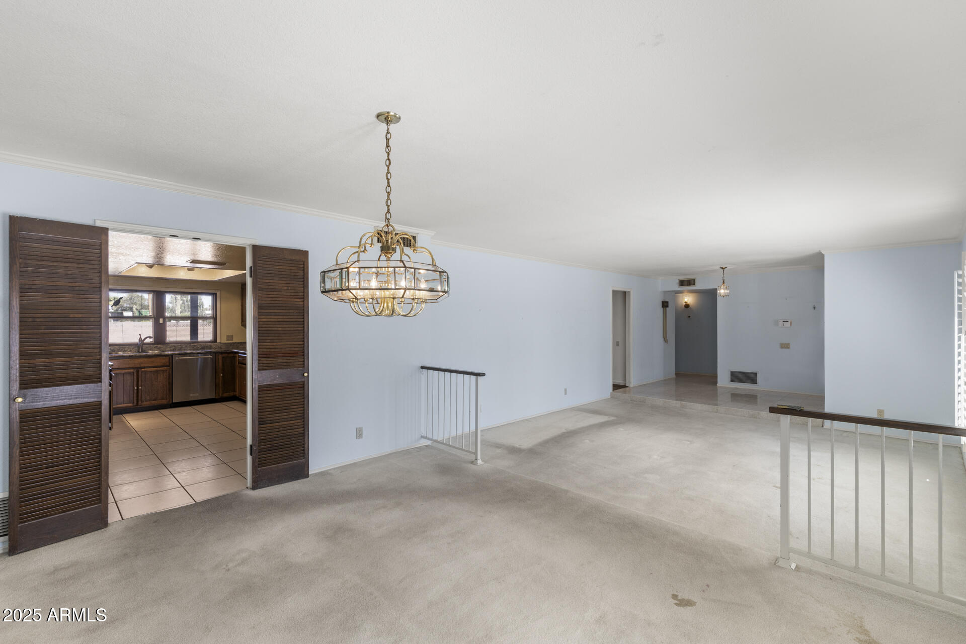 8426 E PARADISE Drive