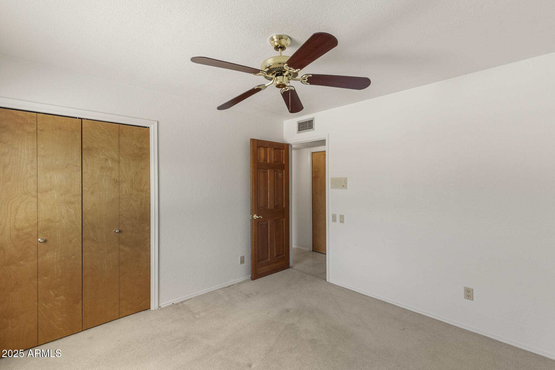 8426 E PARADISE Drive