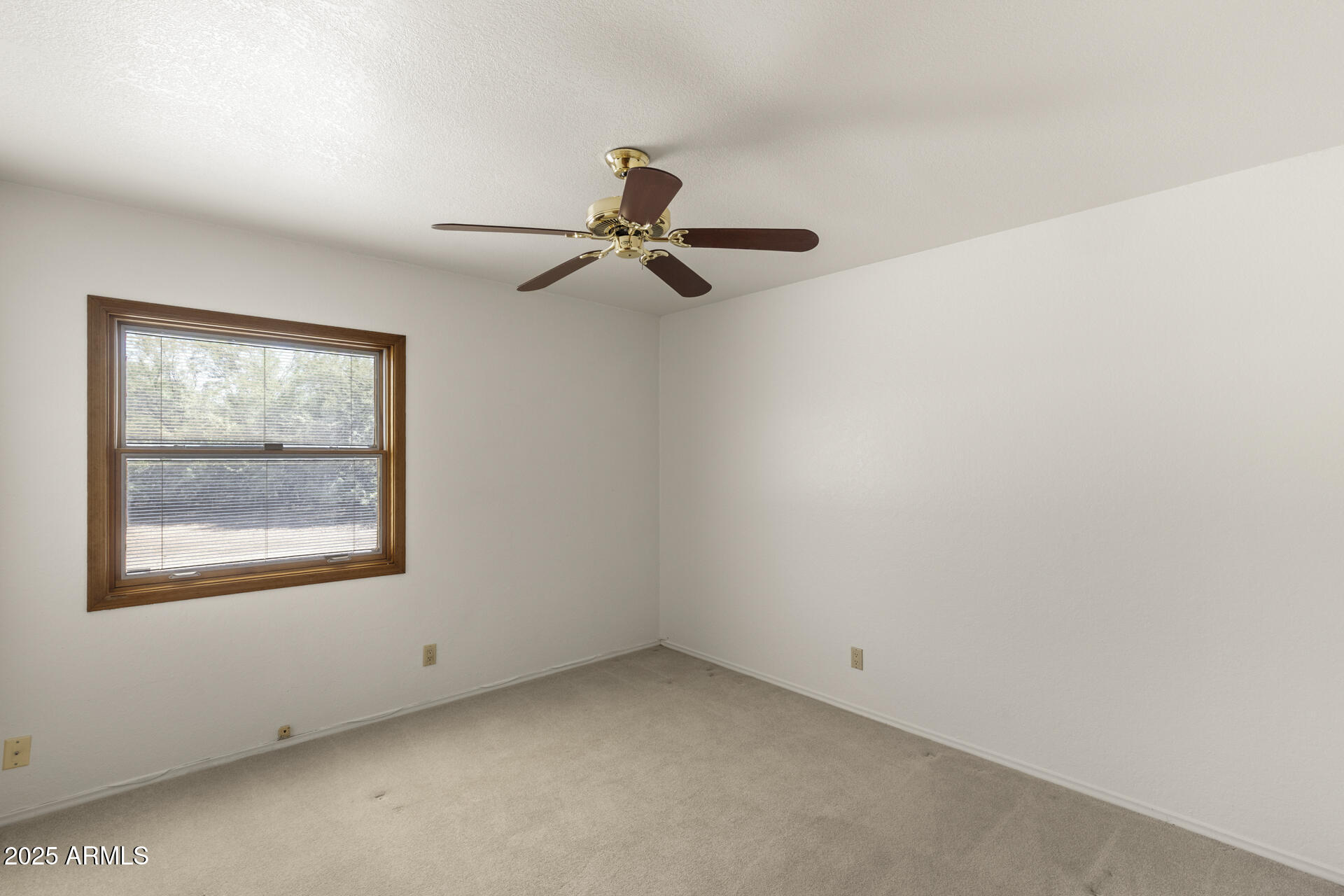 8426 E PARADISE Drive