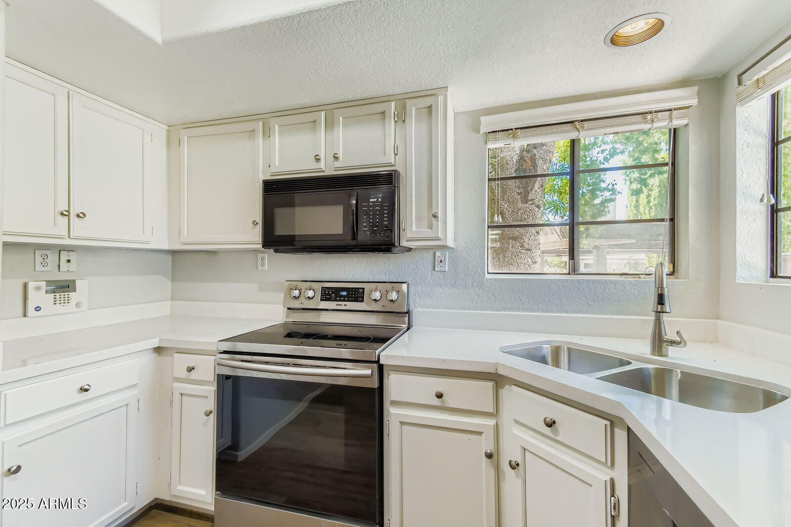 6885 E COCHISE Road, 143
