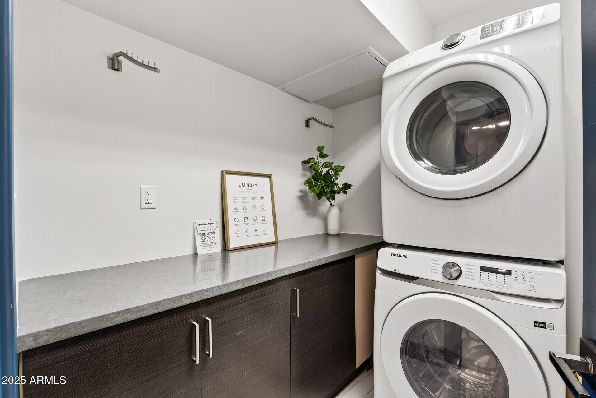 711 W NORTHERN Avenue