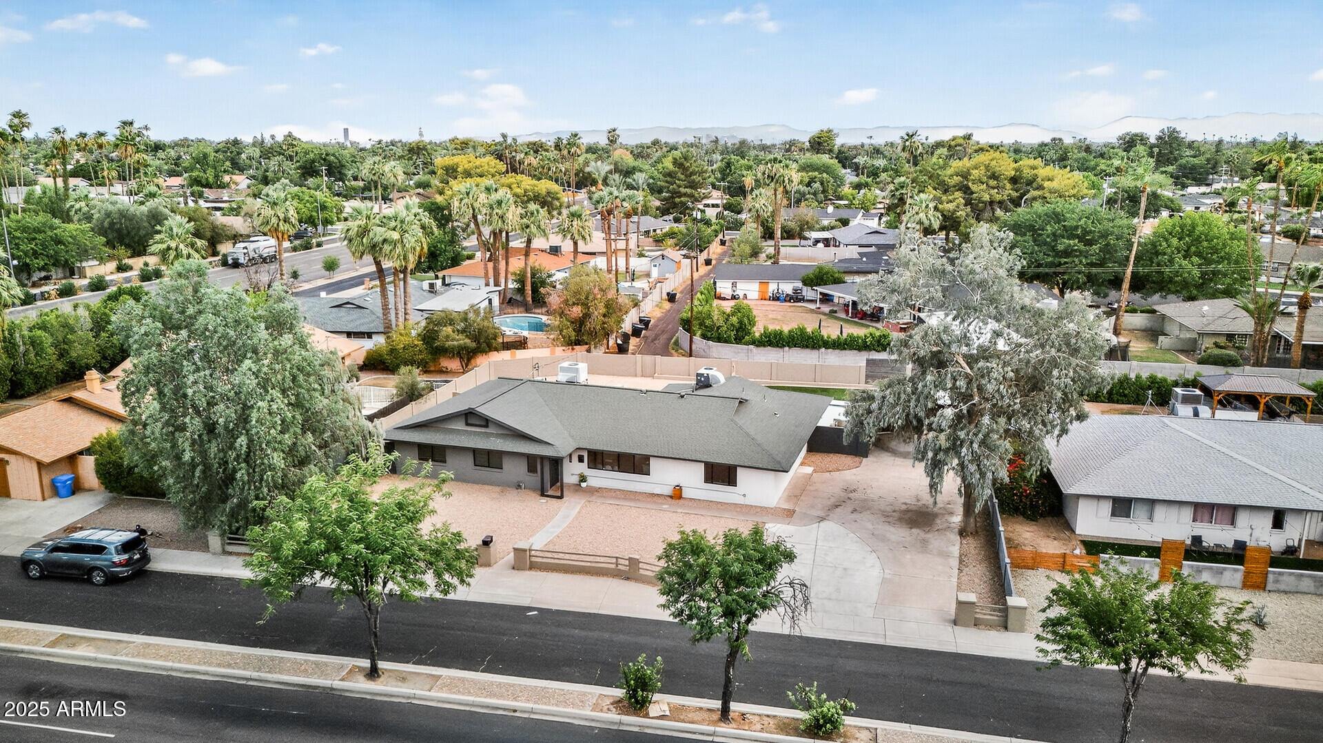 711 W NORTHERN Avenue