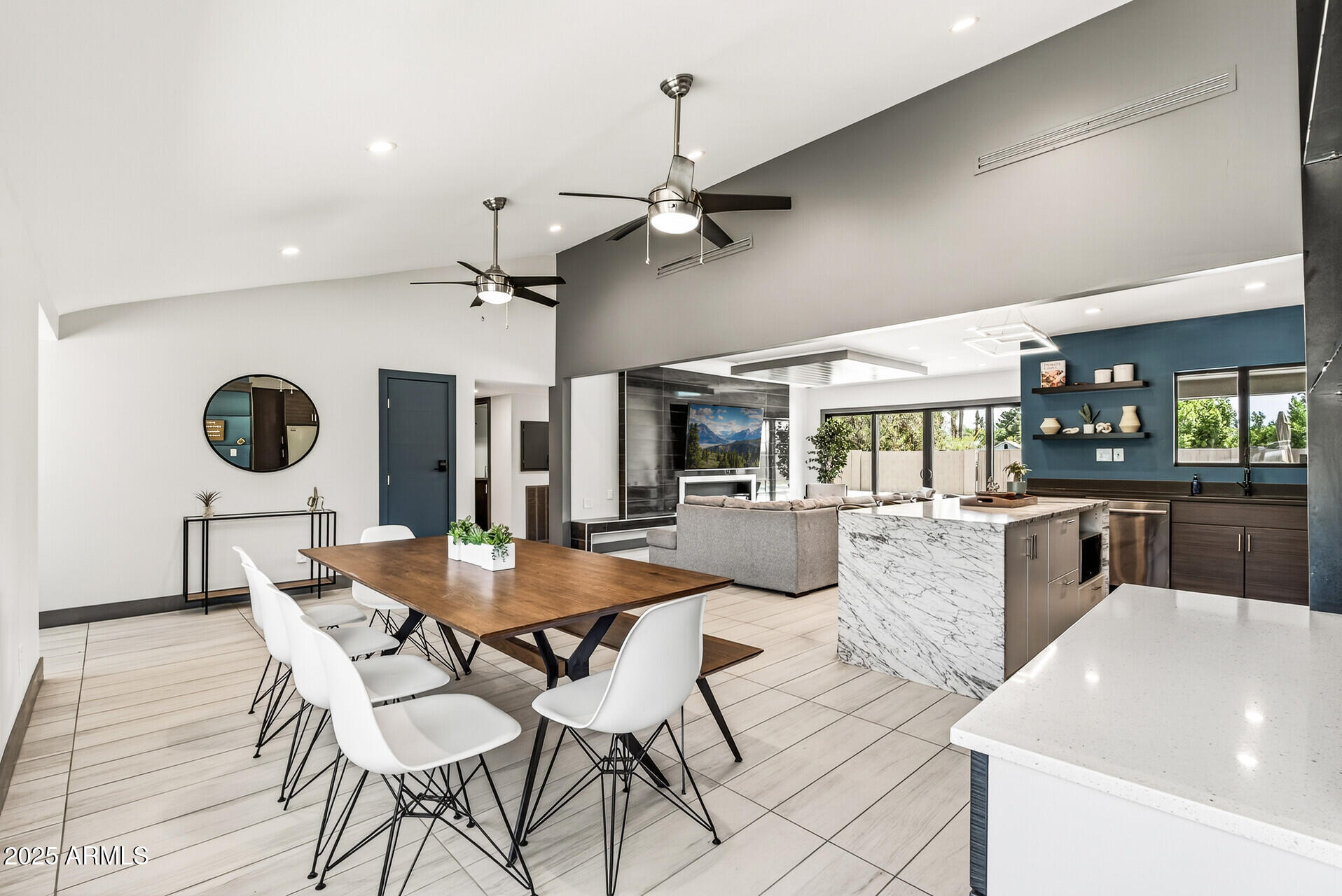 711 W NORTHERN Avenue