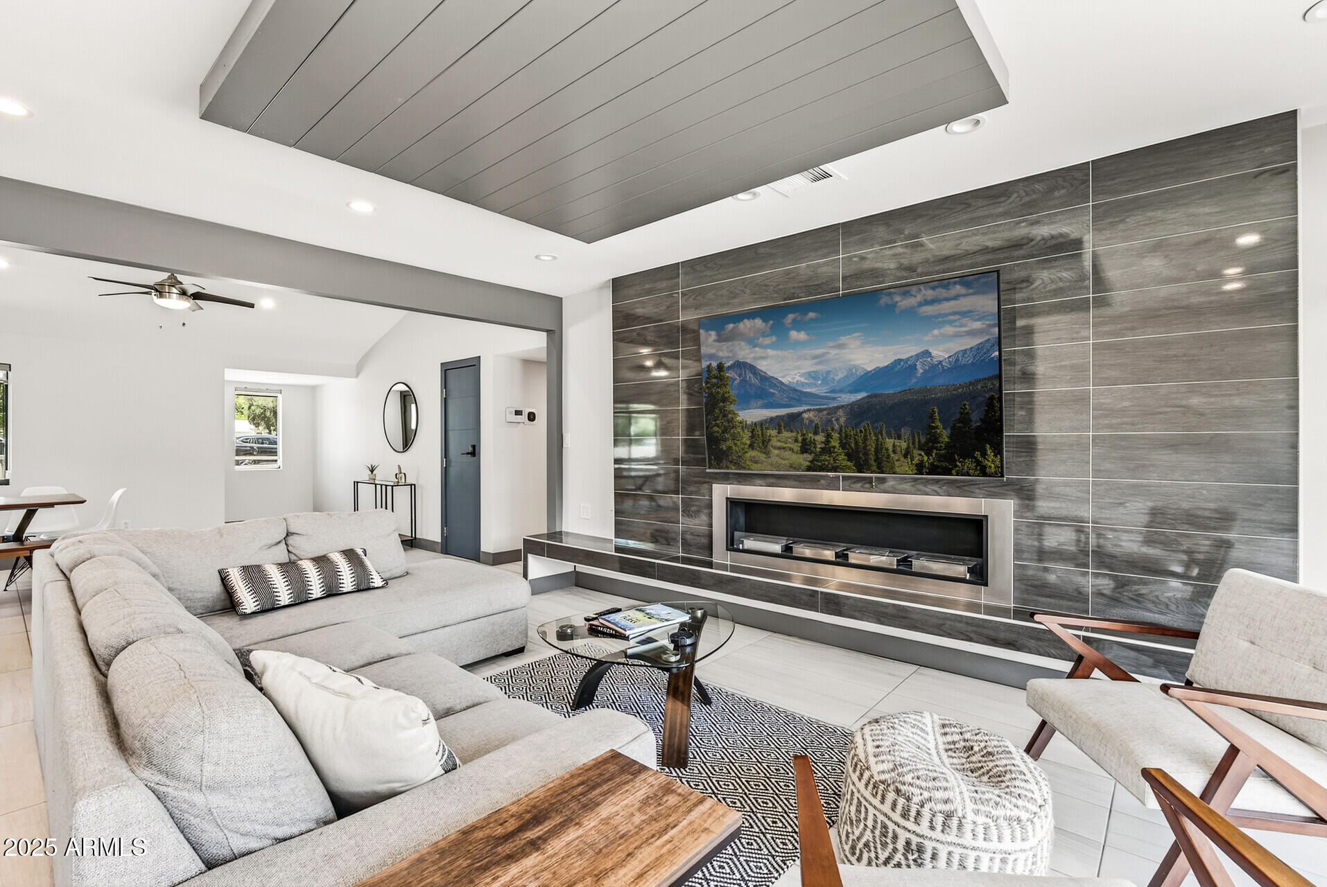 711 W NORTHERN Avenue