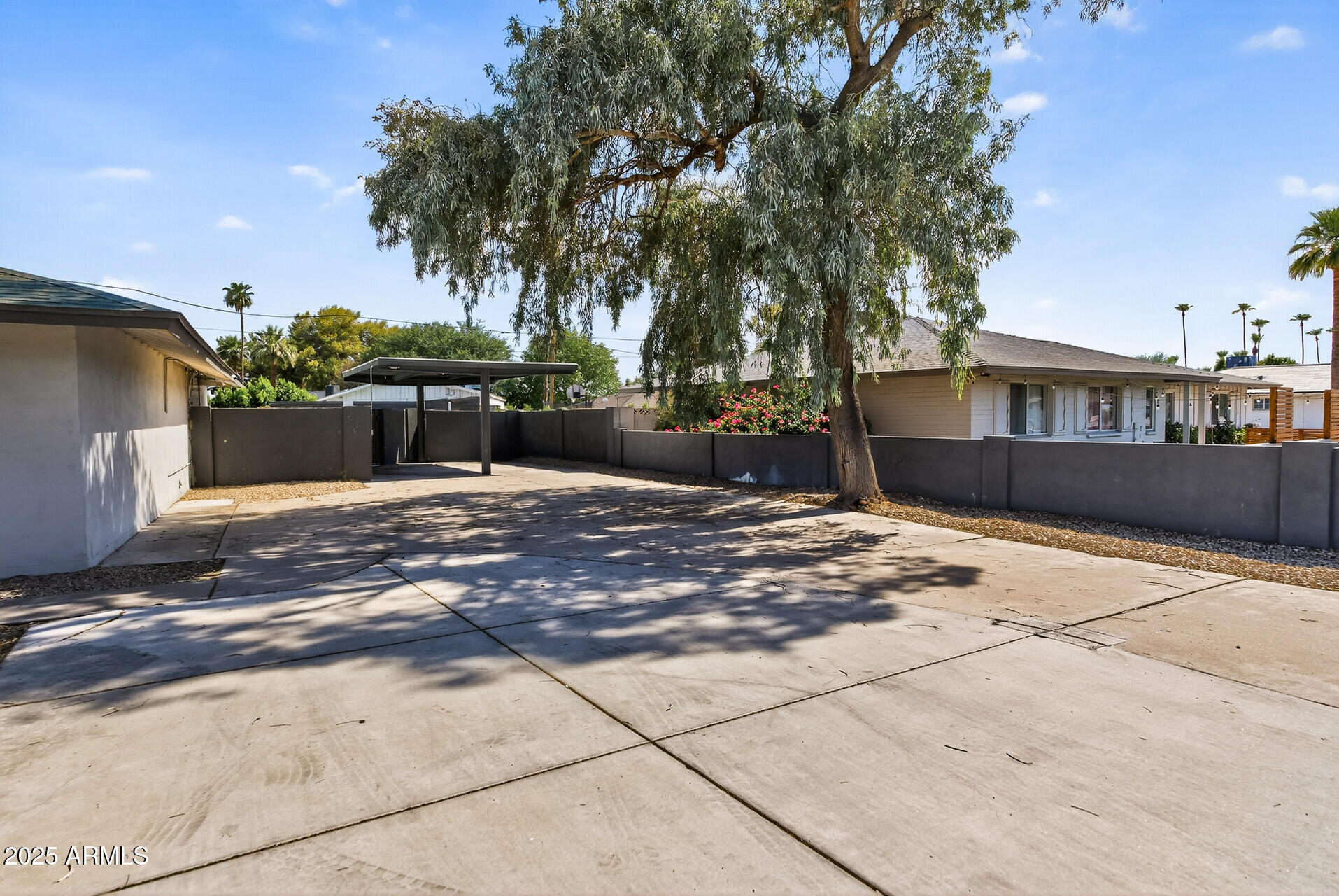 711 W NORTHERN Avenue