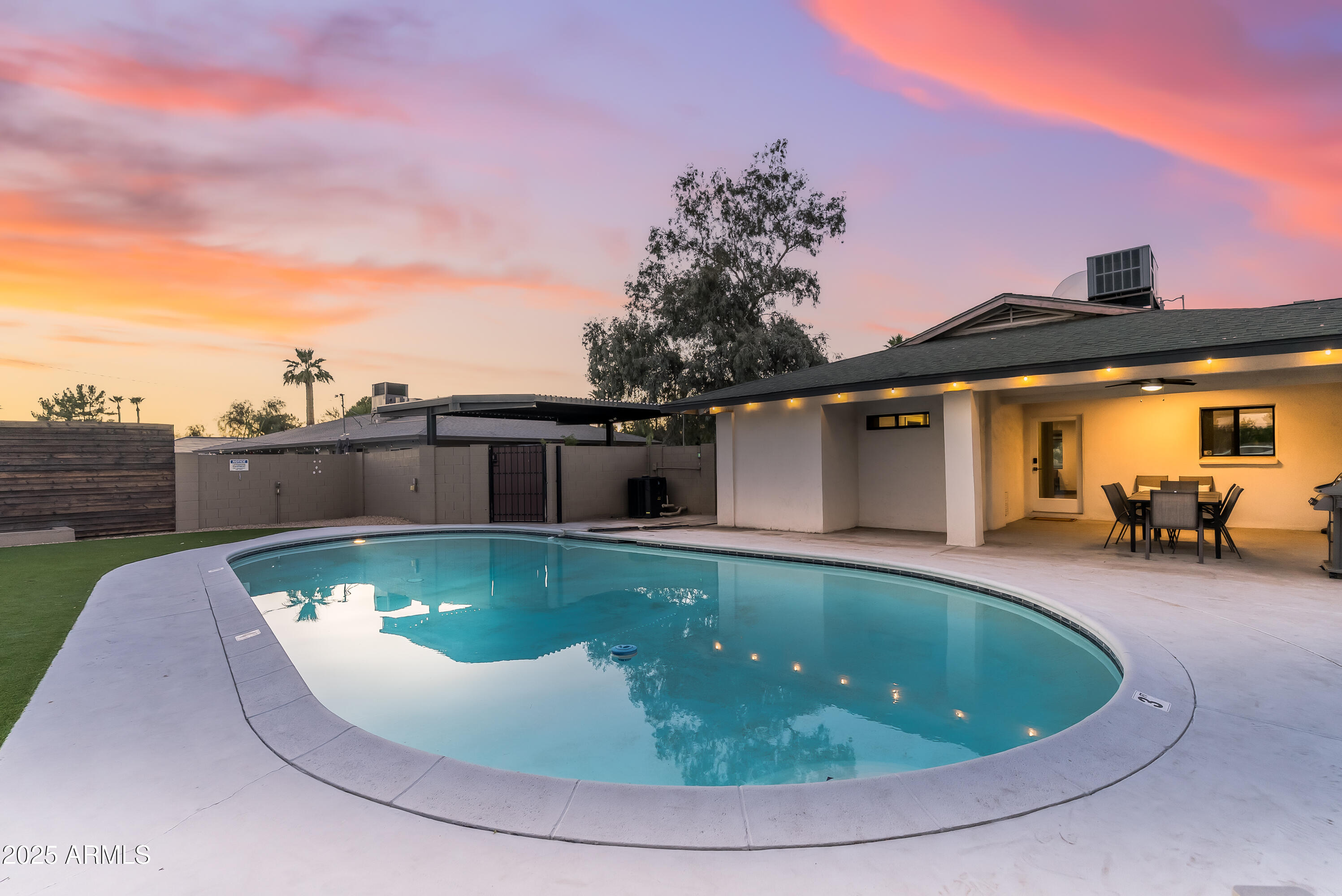 711 W NORTHERN Avenue