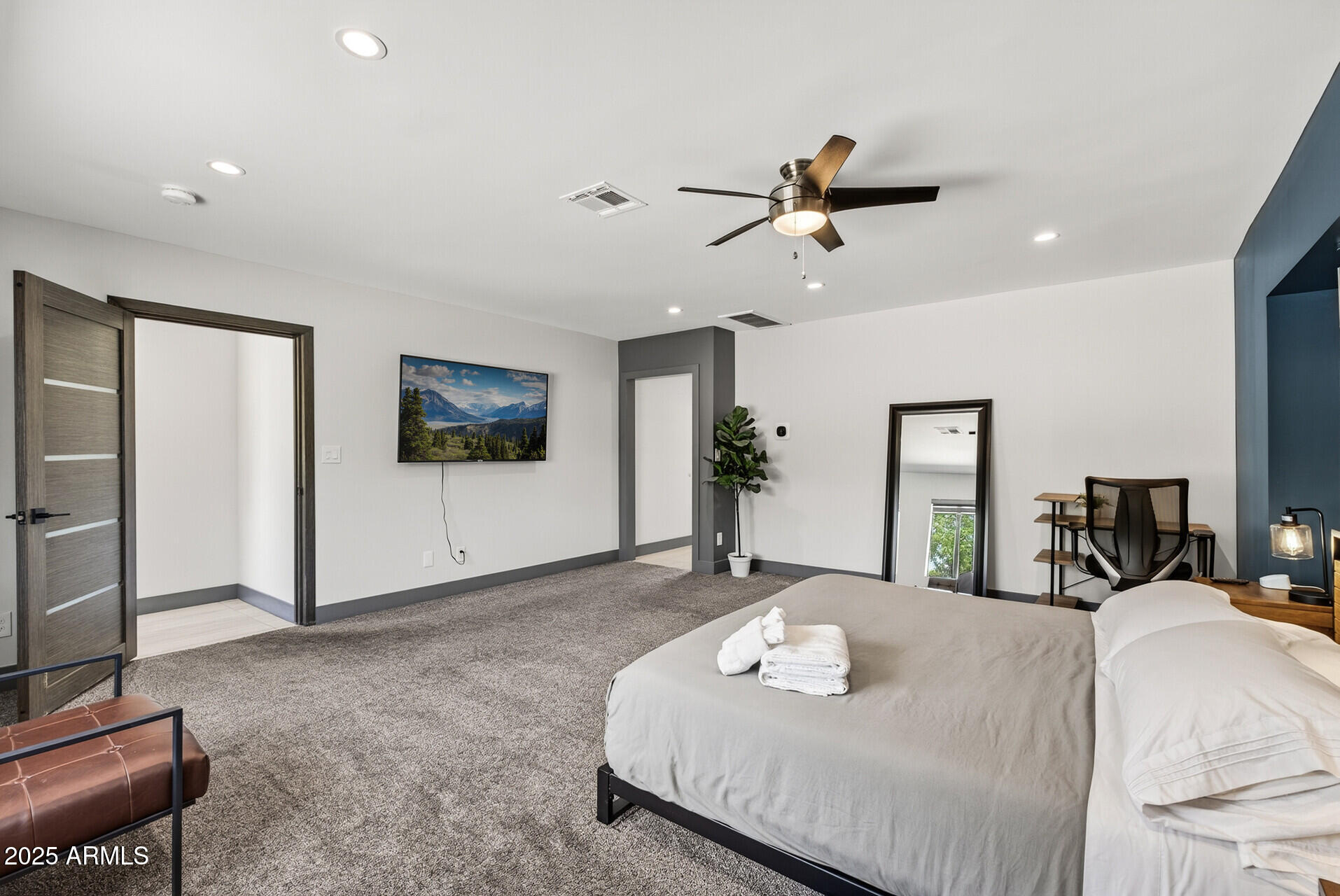 711 W NORTHERN Avenue