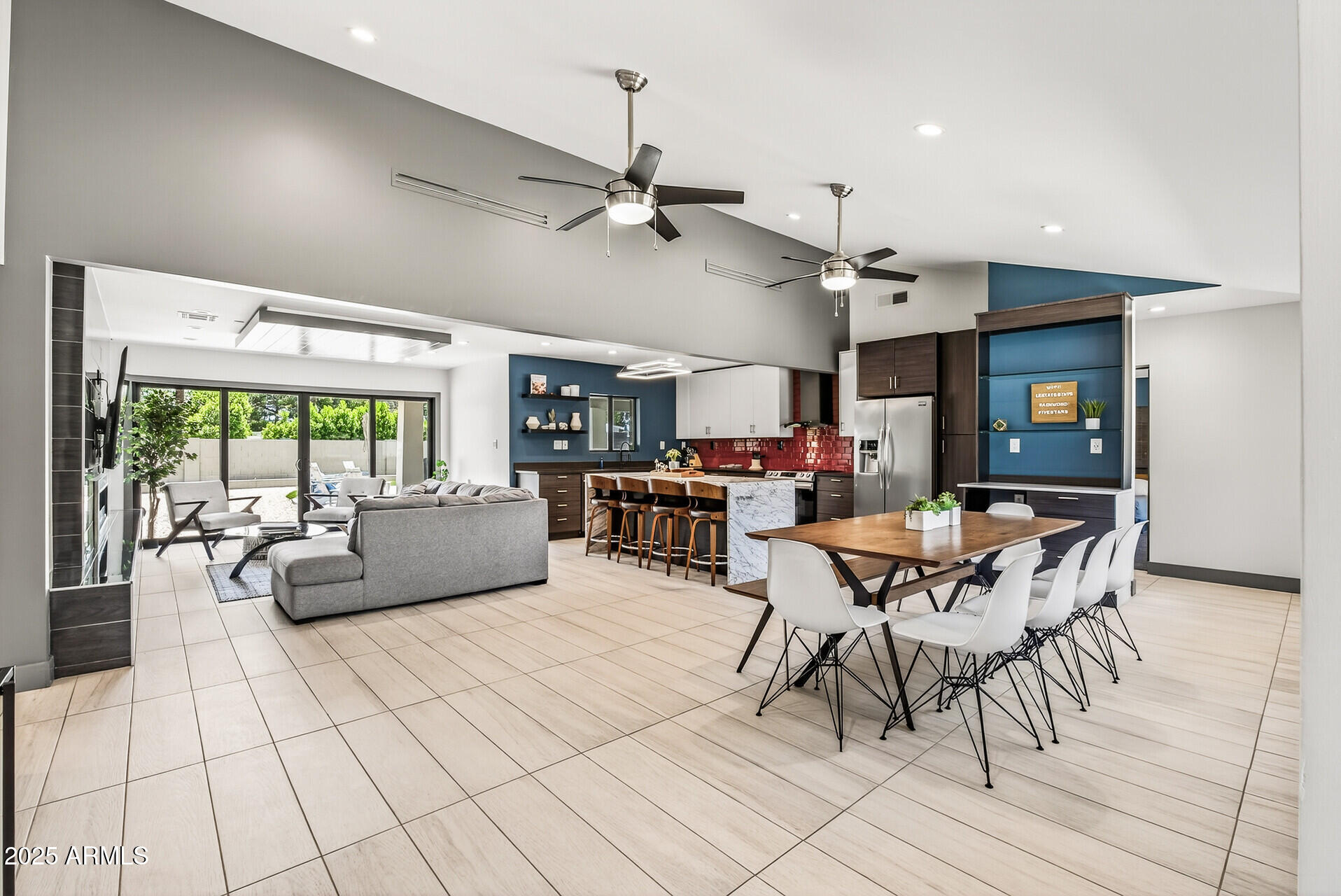 711 W NORTHERN Avenue