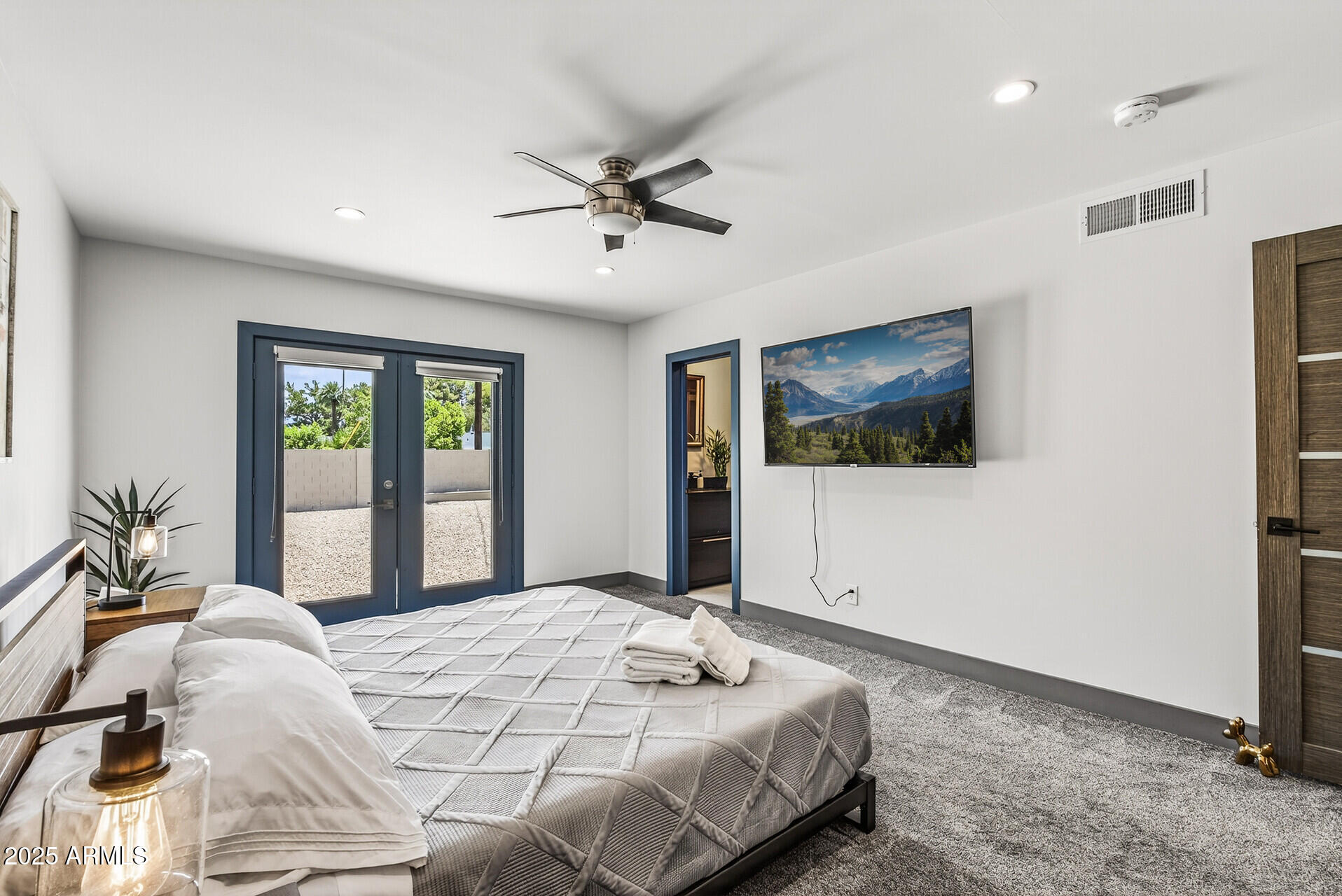 711 W NORTHERN Avenue