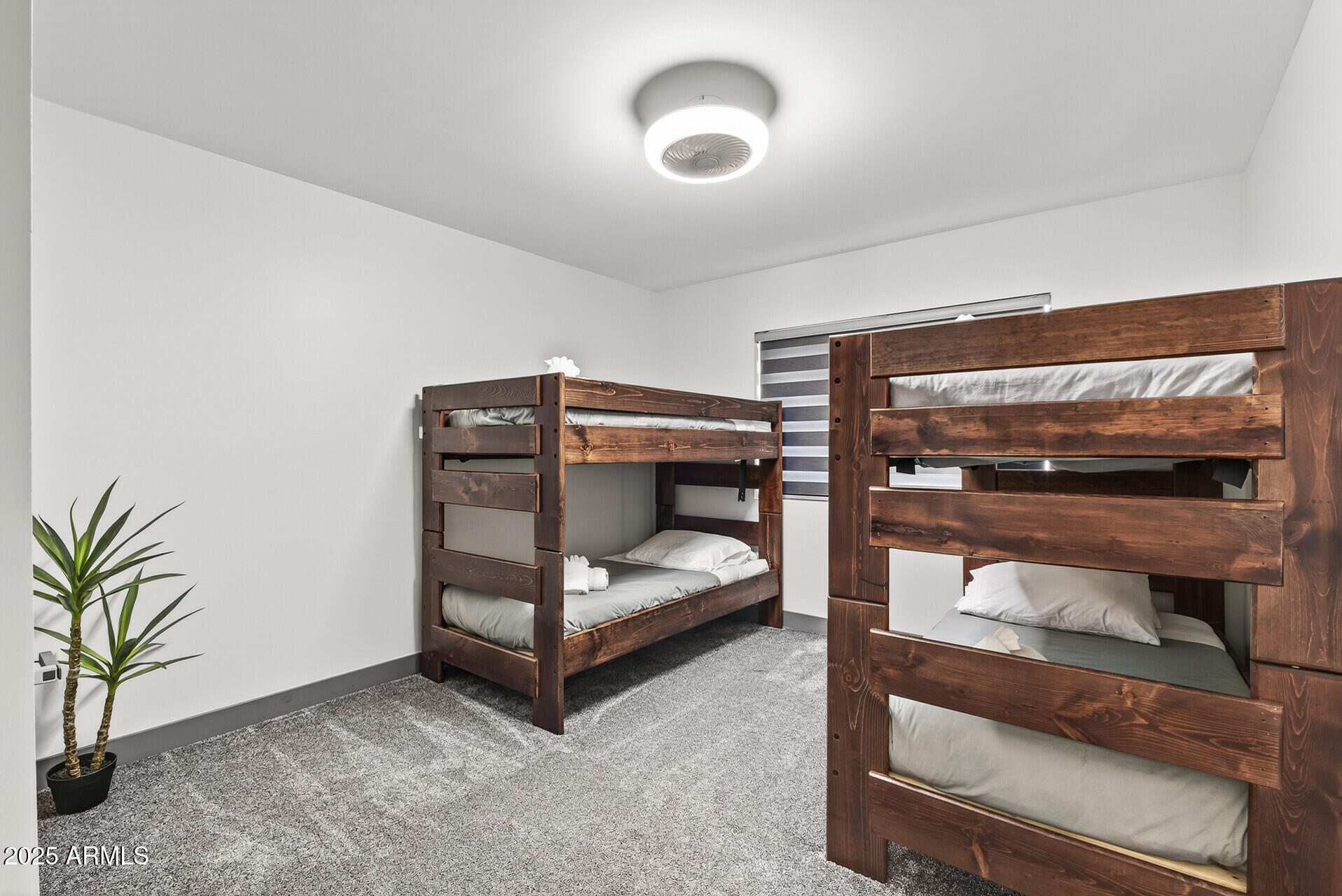 711 W NORTHERN Avenue