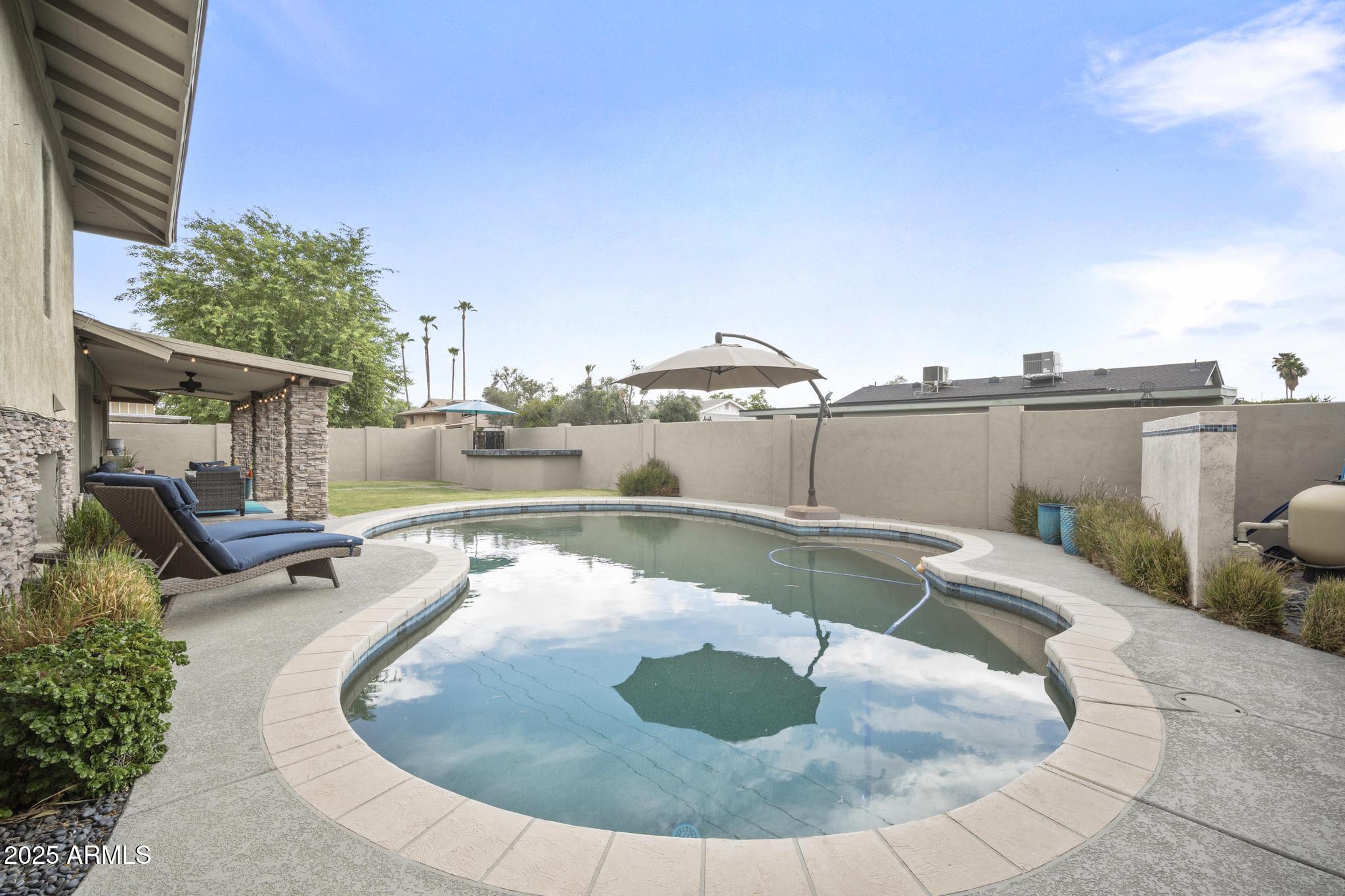 3912 S ELM Street