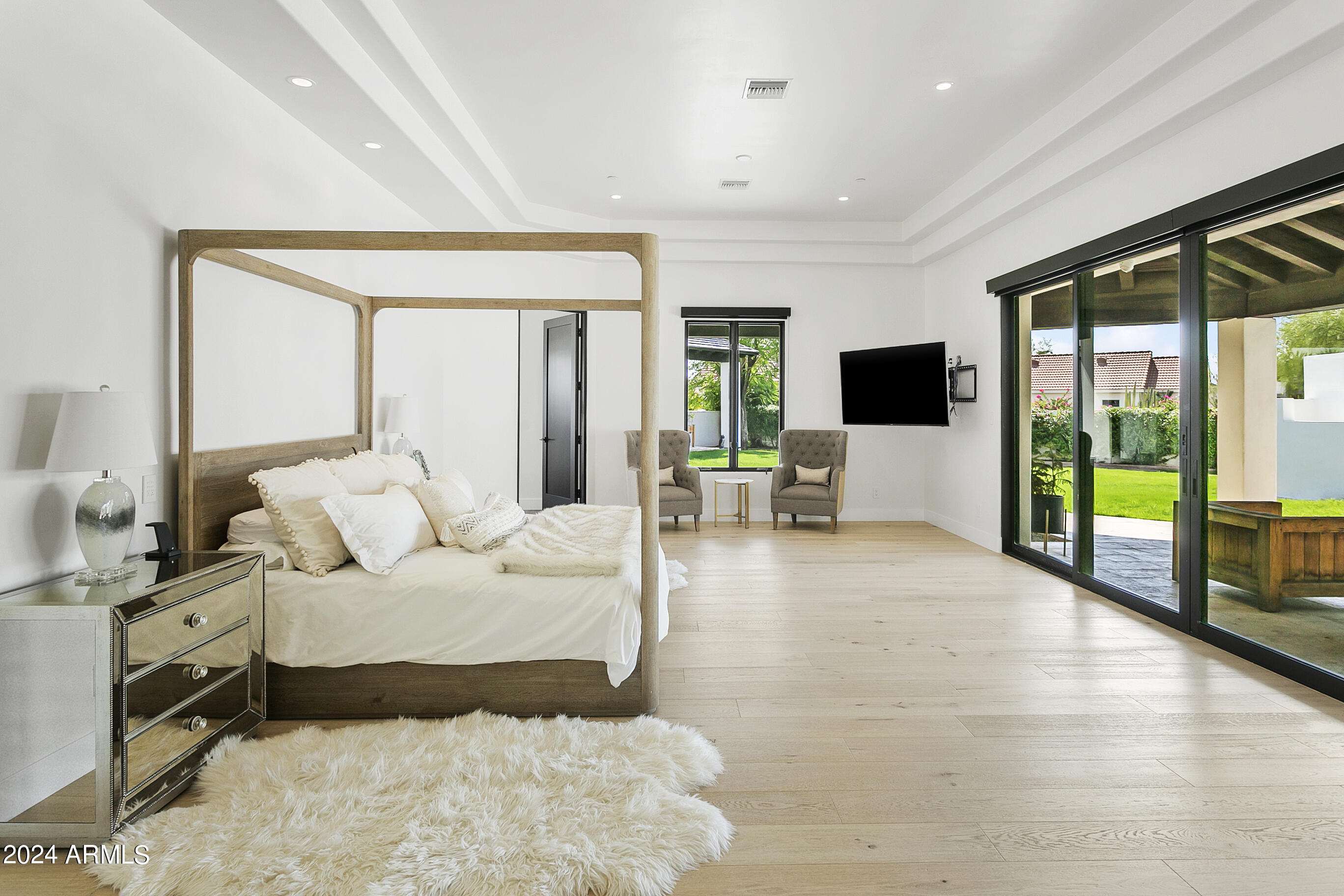 6718 E San Juan Avenue