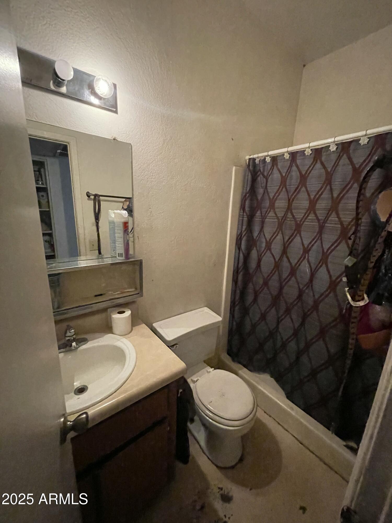 2822 E KATHLEEN Road