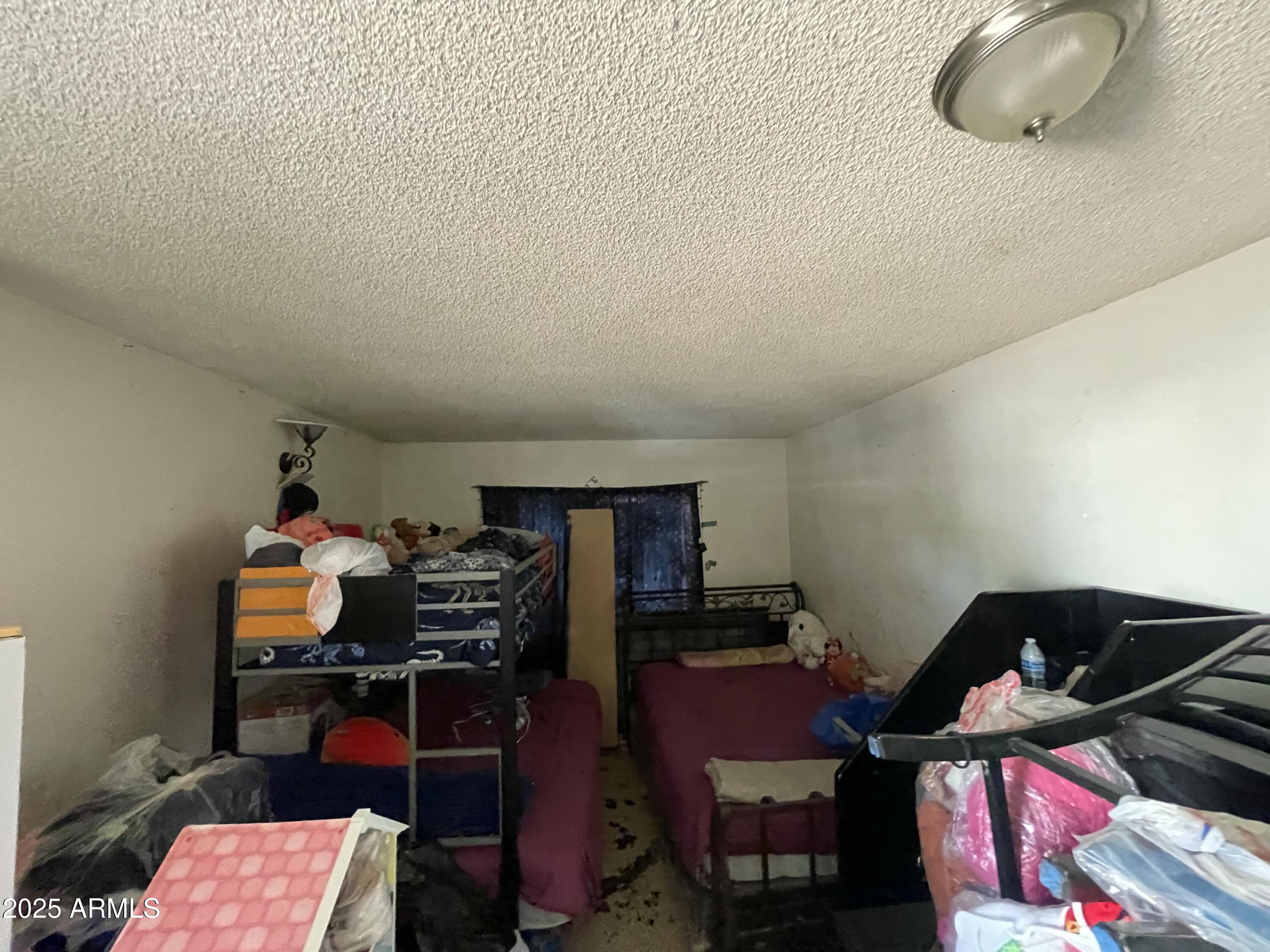 2822 E KATHLEEN Road