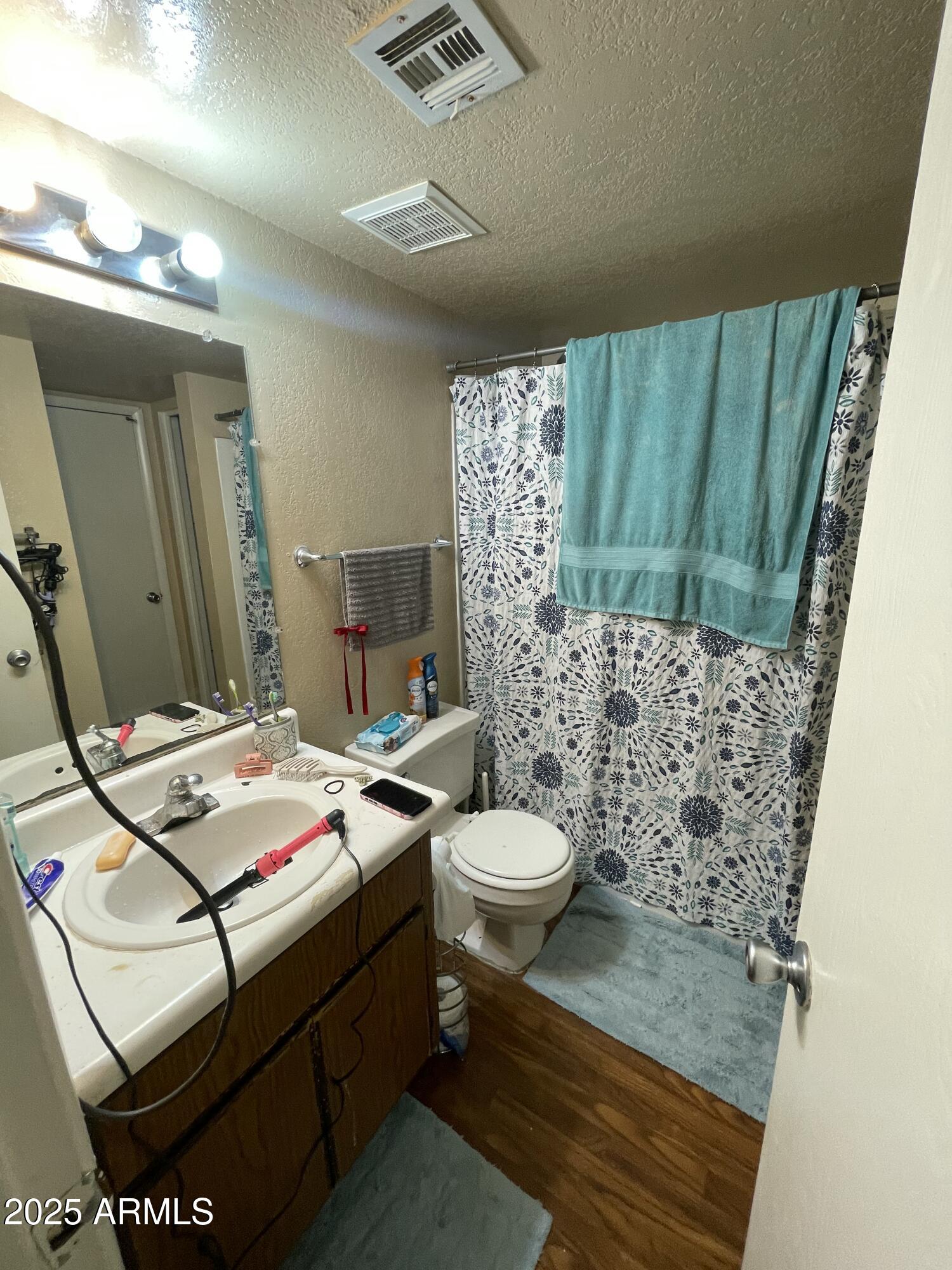 2822 E KATHLEEN Road