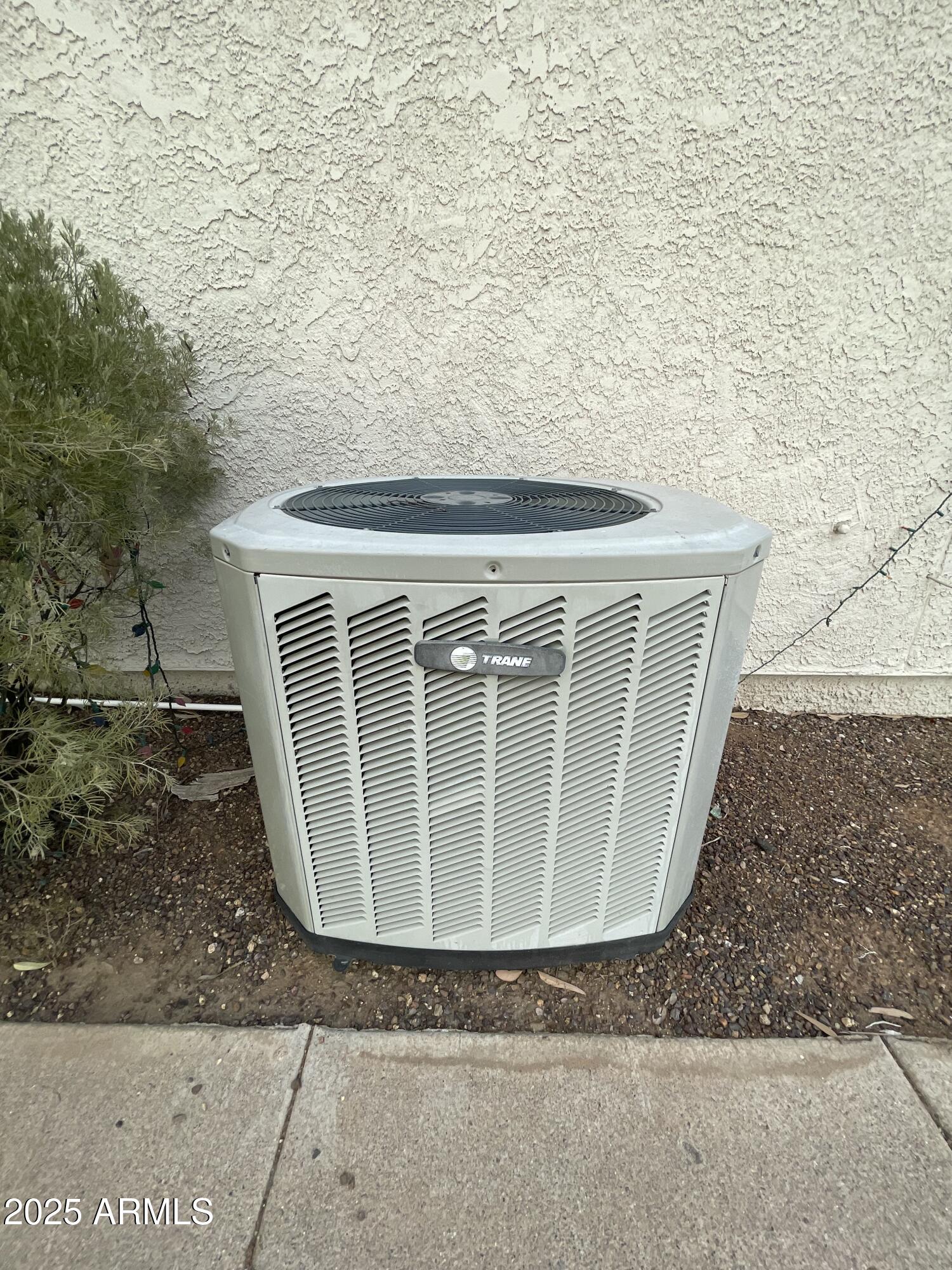 2822 E KATHLEEN Road