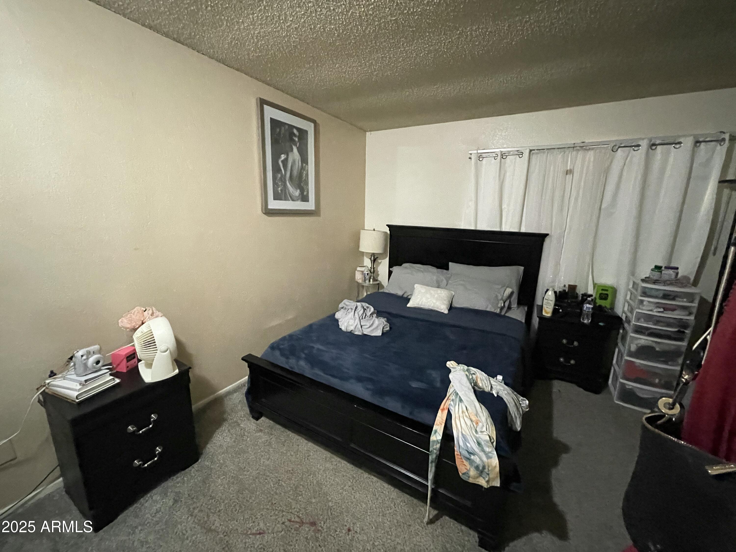 2822 E KATHLEEN Road