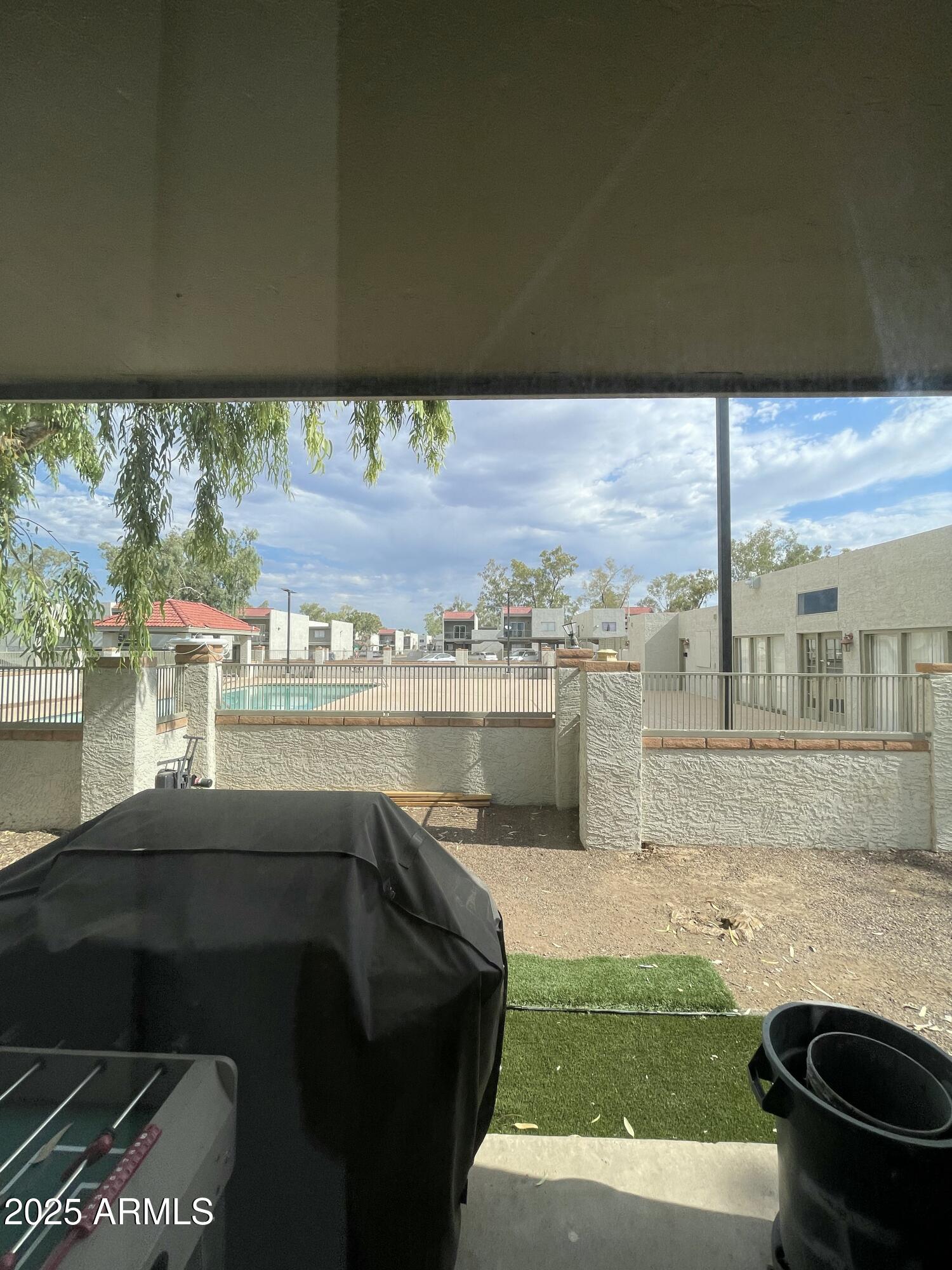 2822 E KATHLEEN Road