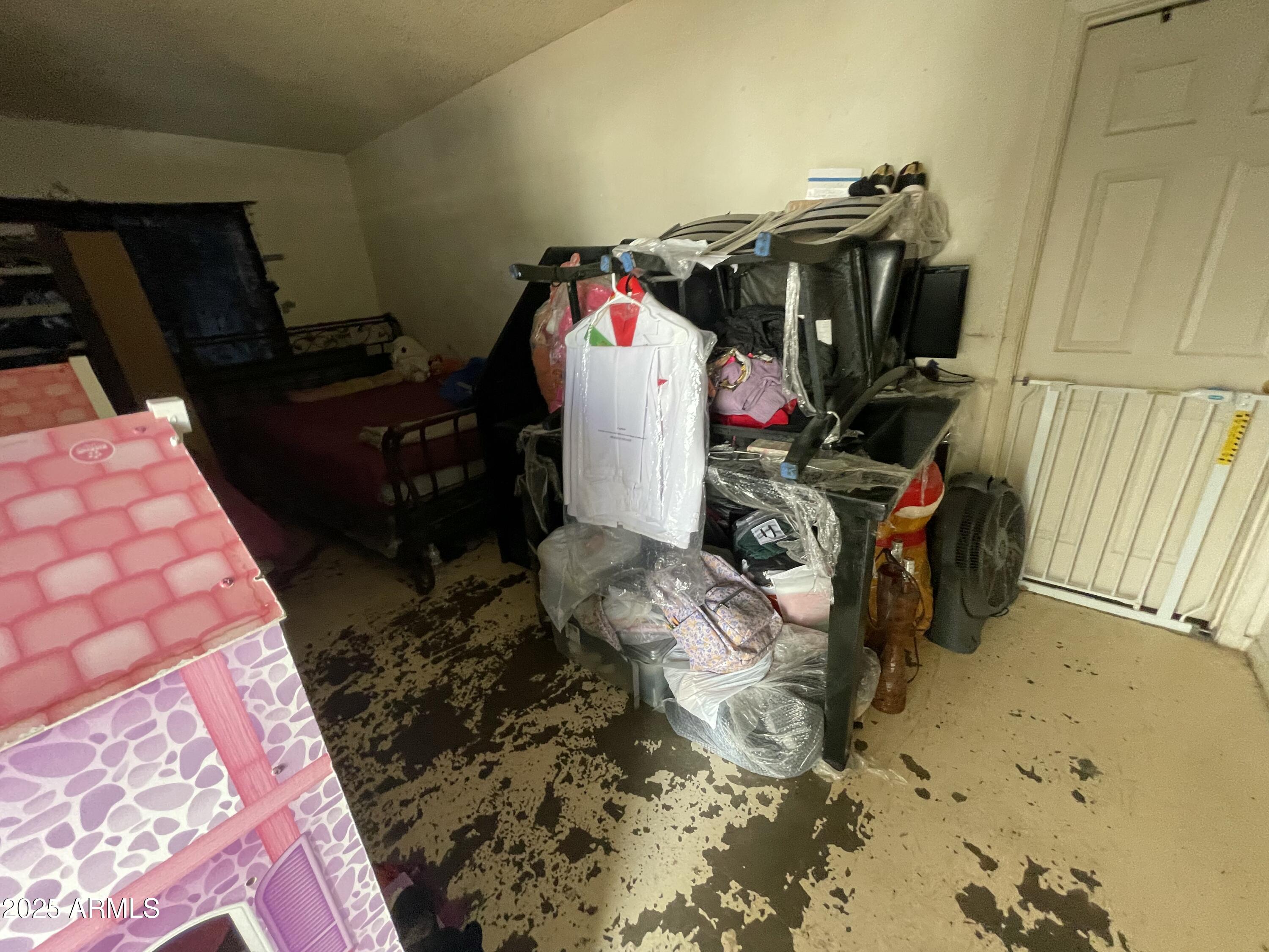 2822 E KATHLEEN Road