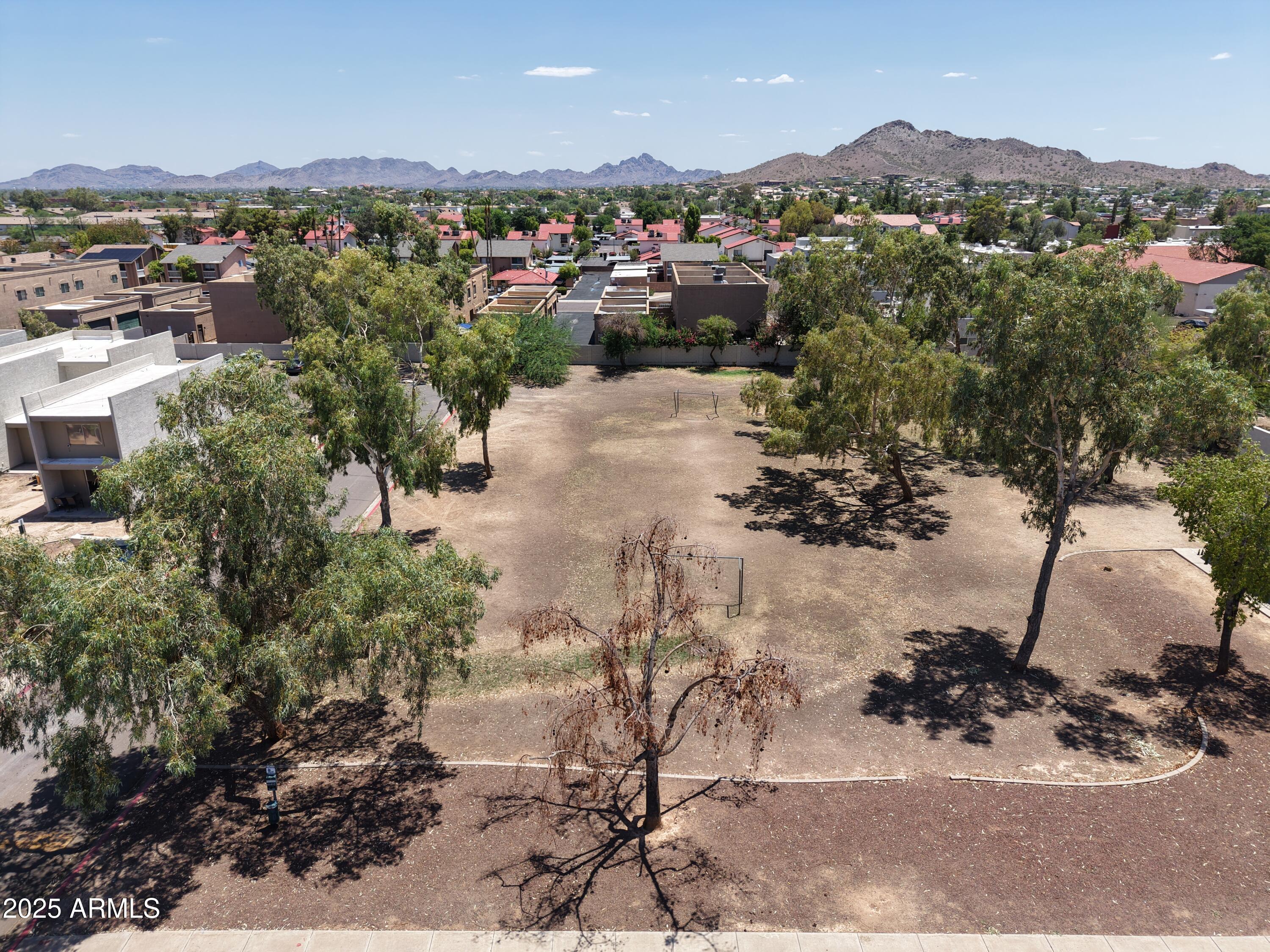 2822 E KATHLEEN Road