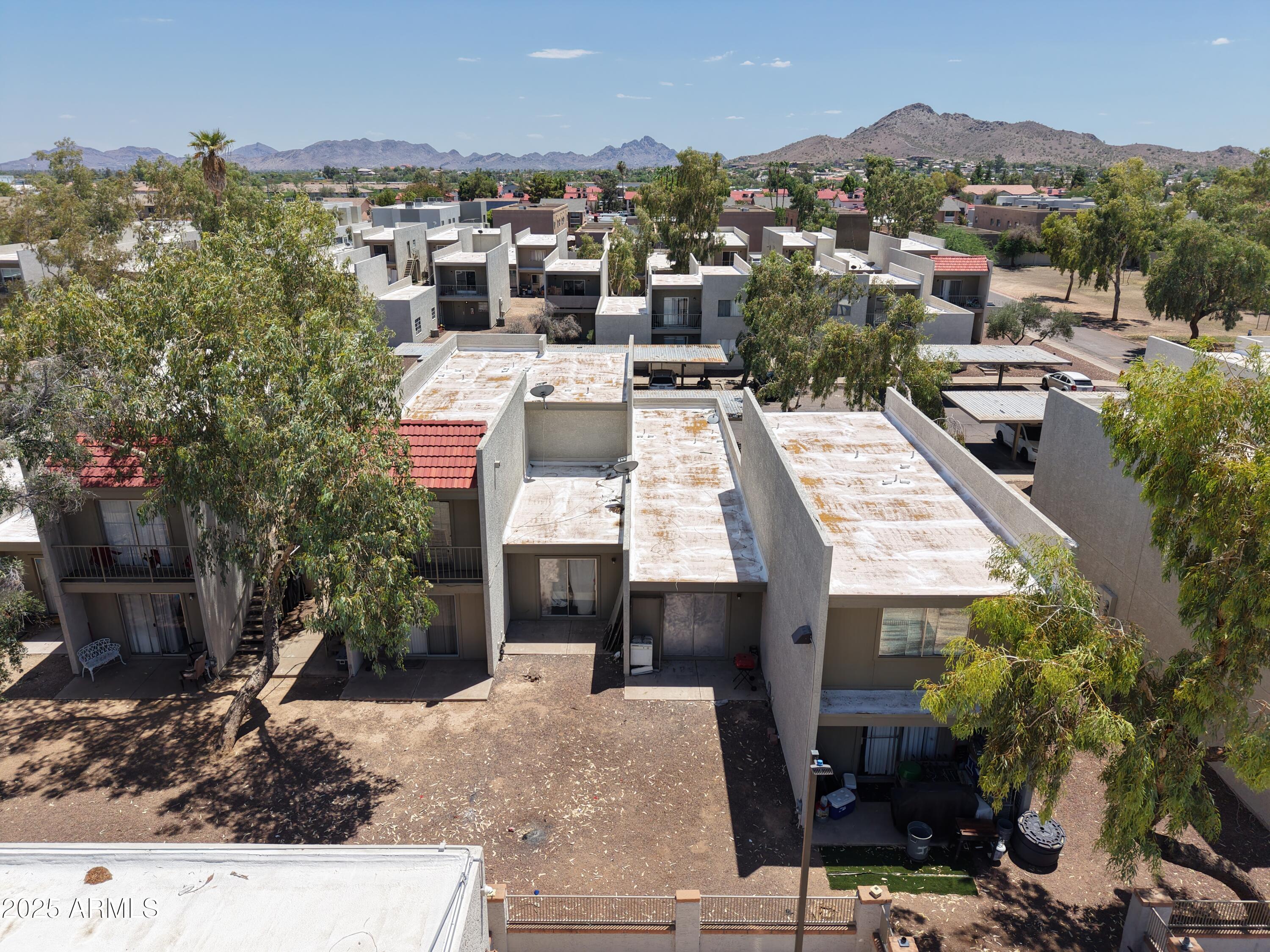 2822 E KATHLEEN Road