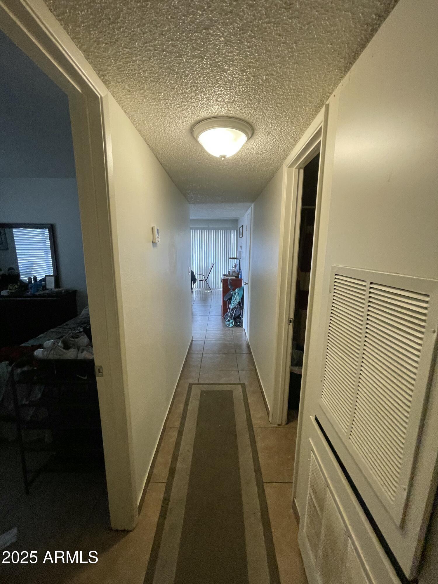 3319 W HARMONT Drive