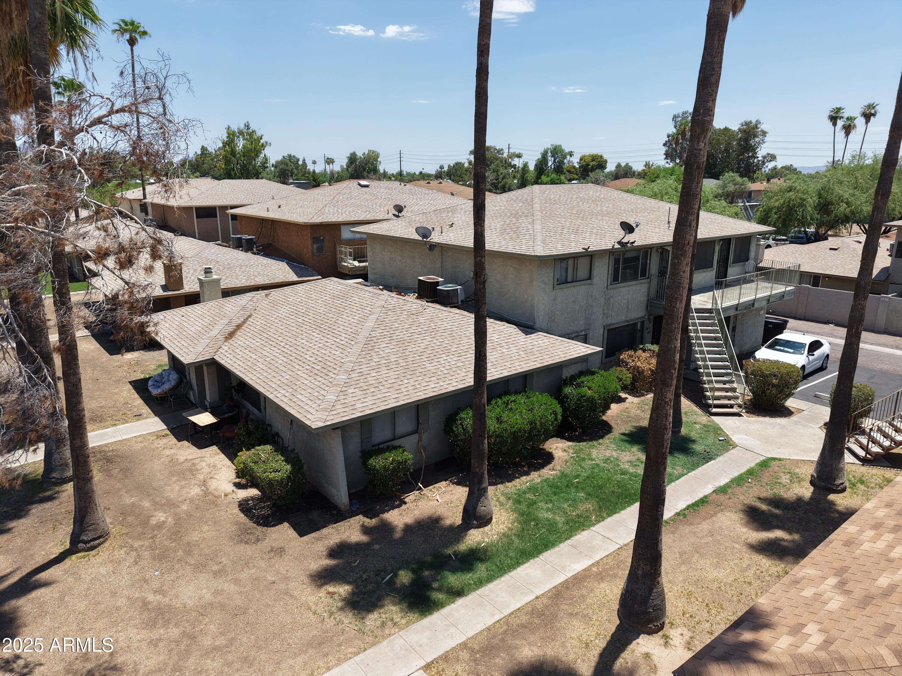 3319 W HARMONT Drive