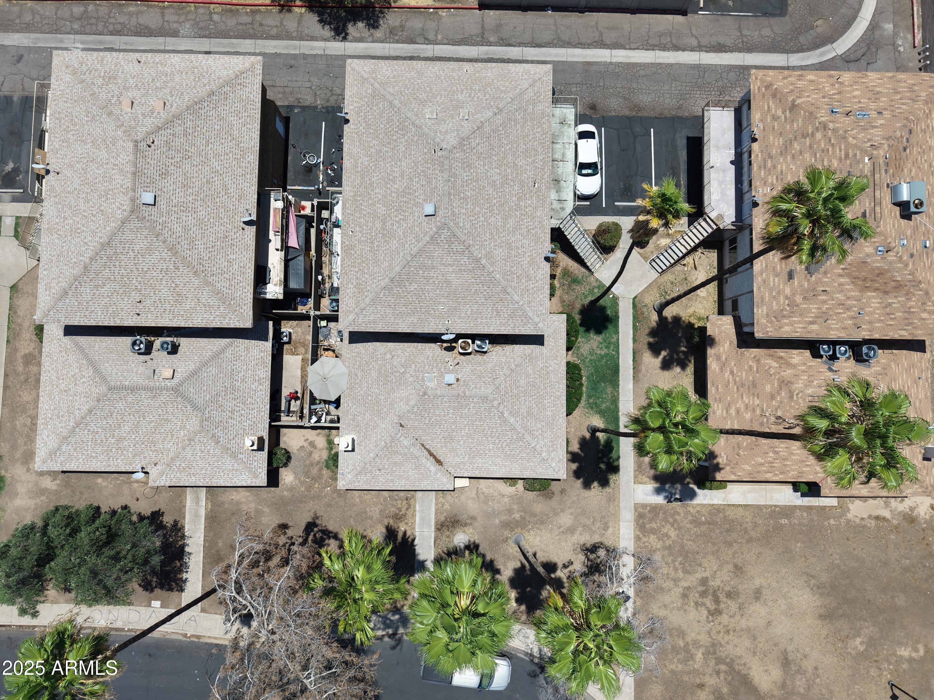 3319 W HARMONT Drive