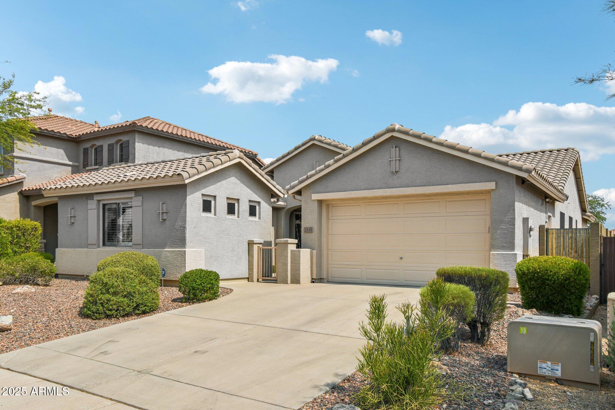 2533 W KIT CARSON Trail