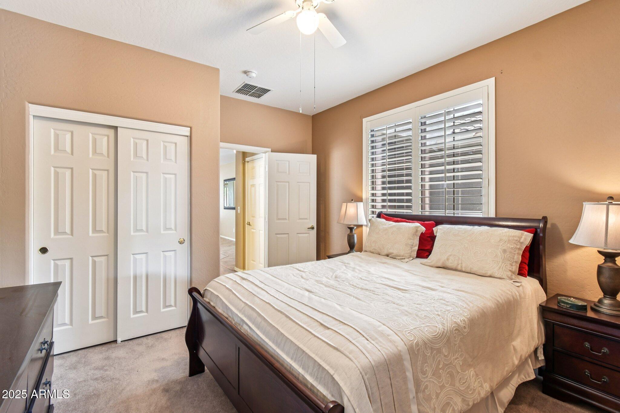 2533 W KIT CARSON Trail
