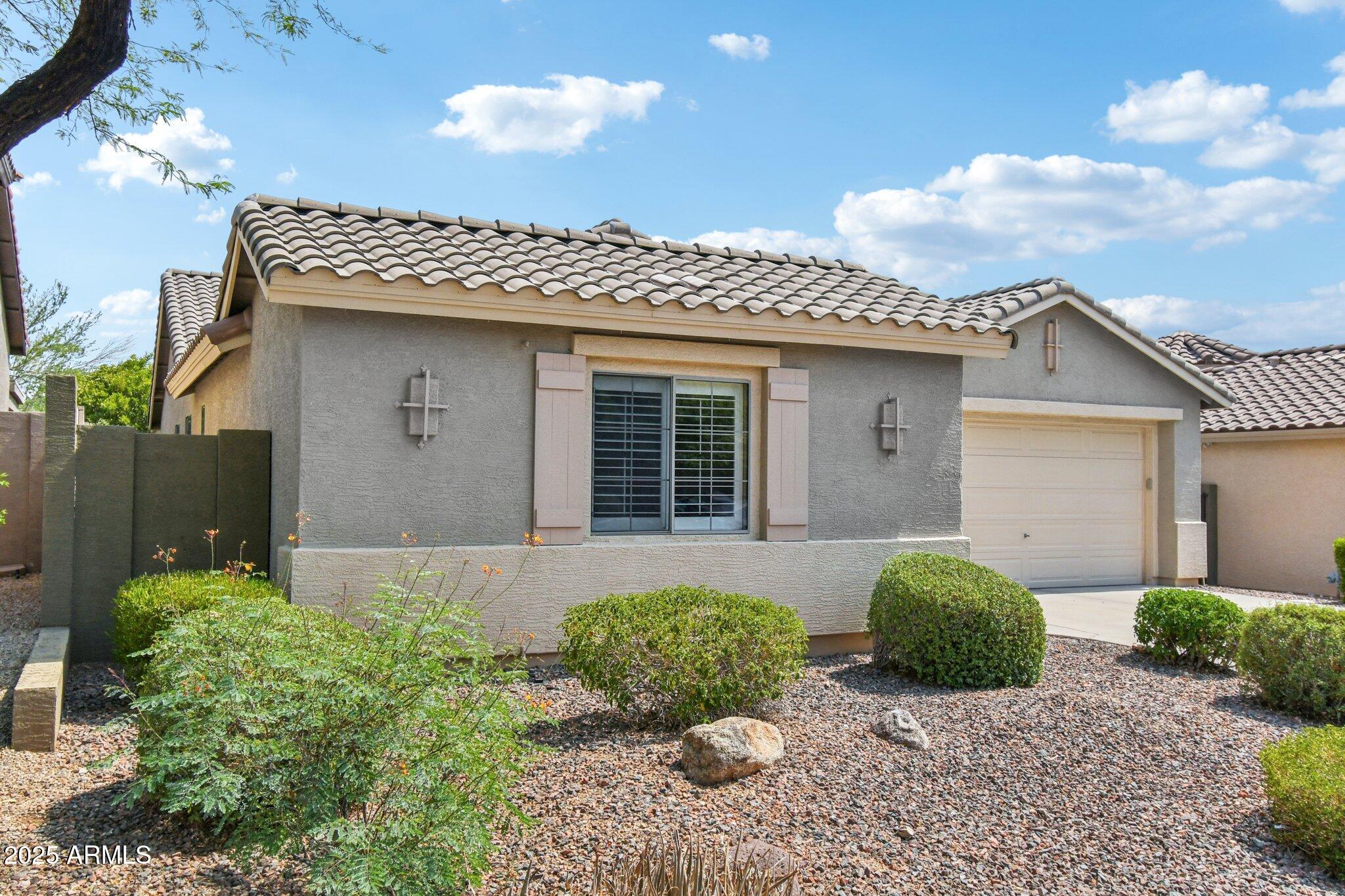 2533 W KIT CARSON Trail