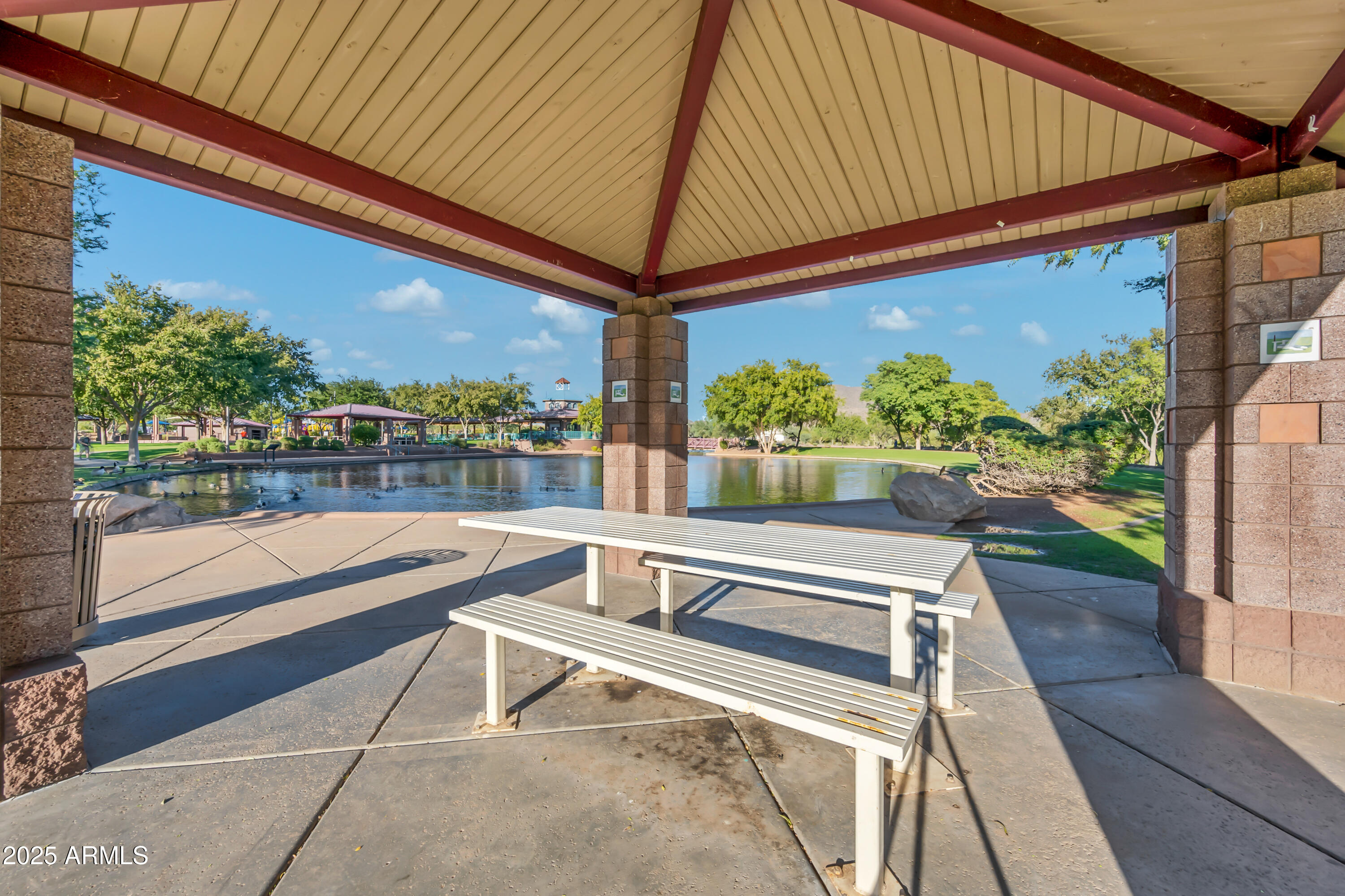 2533 W KIT CARSON Trail