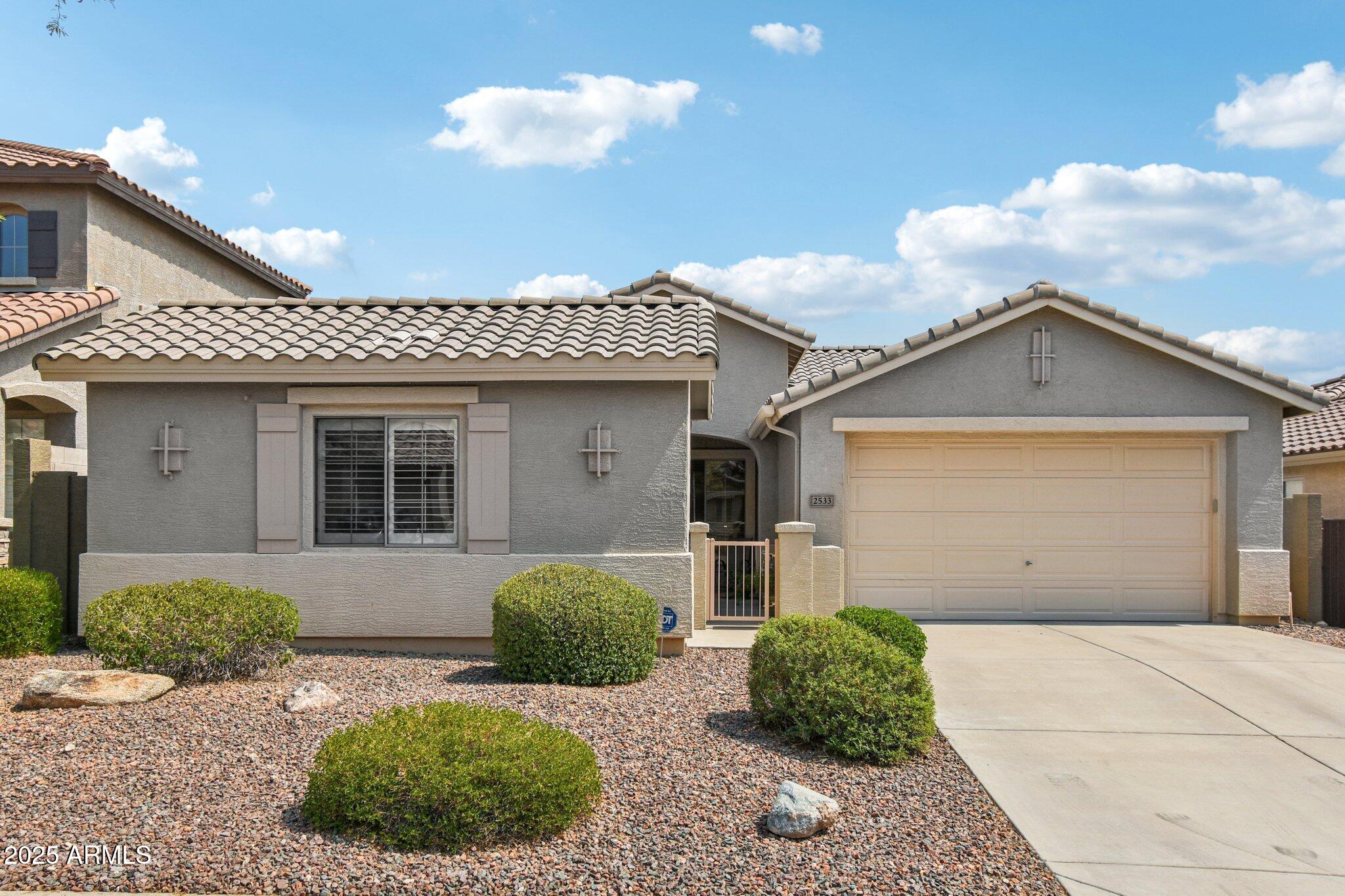 2533 W KIT CARSON Trail