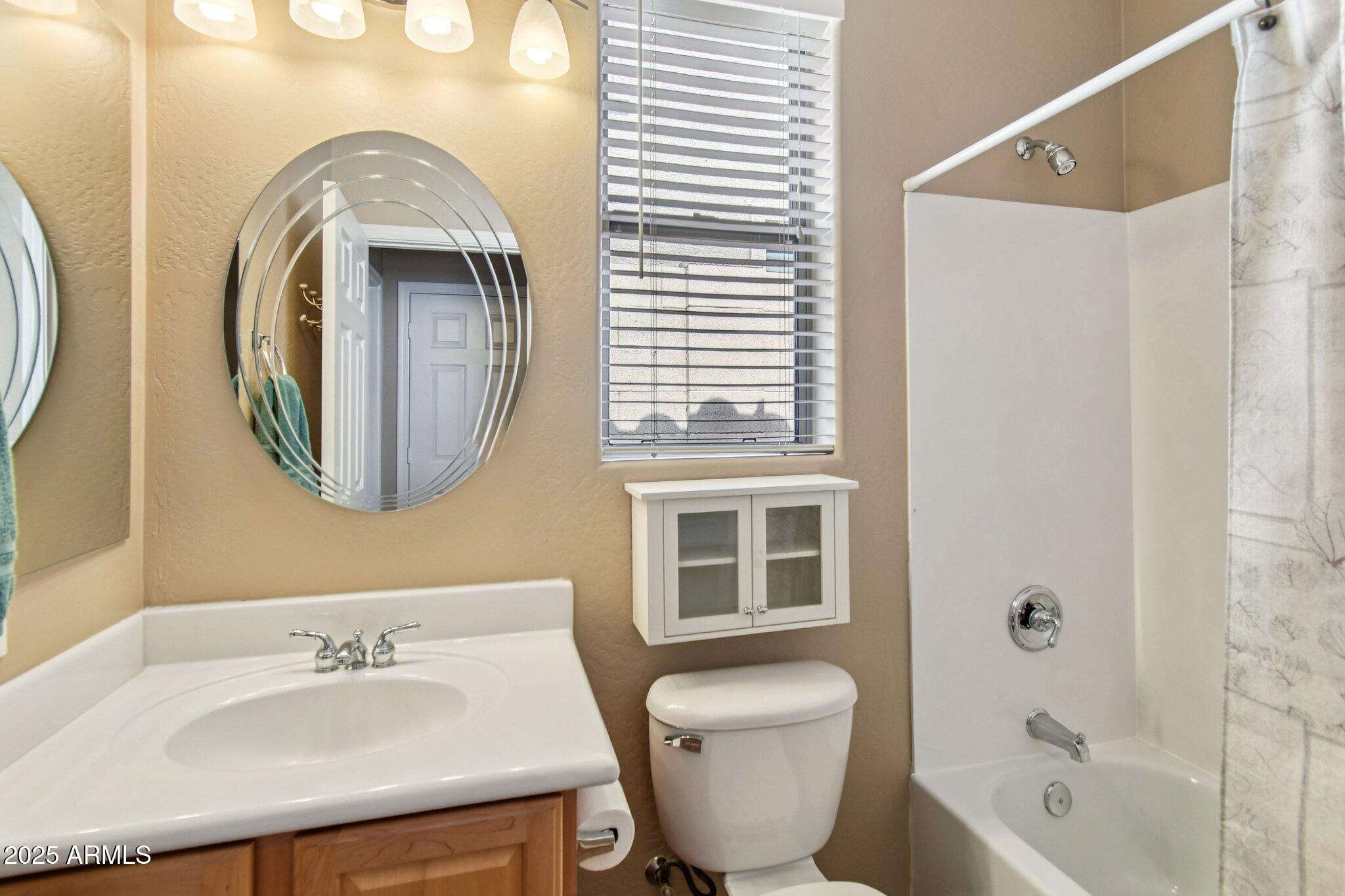 2533 W KIT CARSON Trail