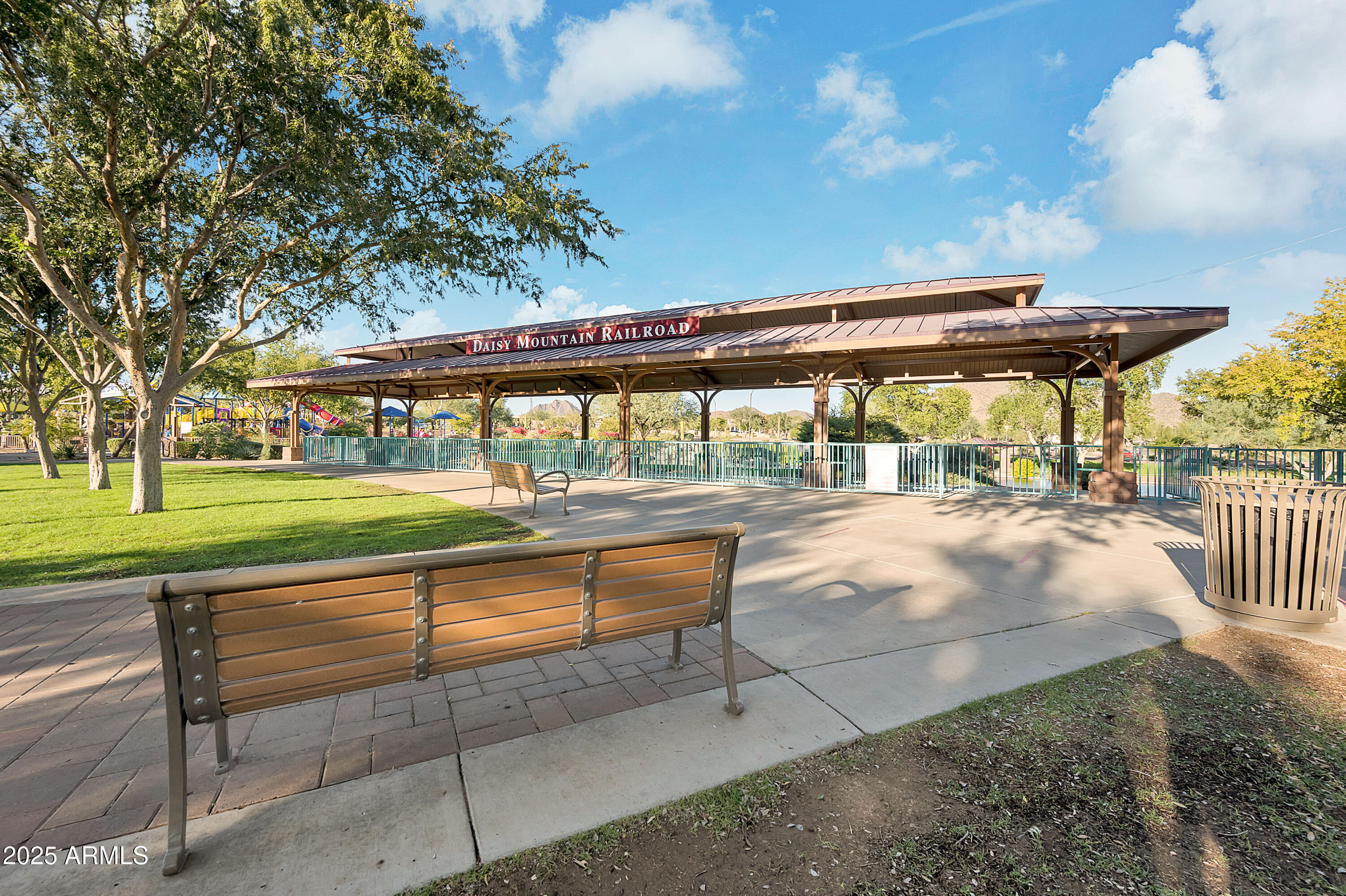 2533 W KIT CARSON Trail