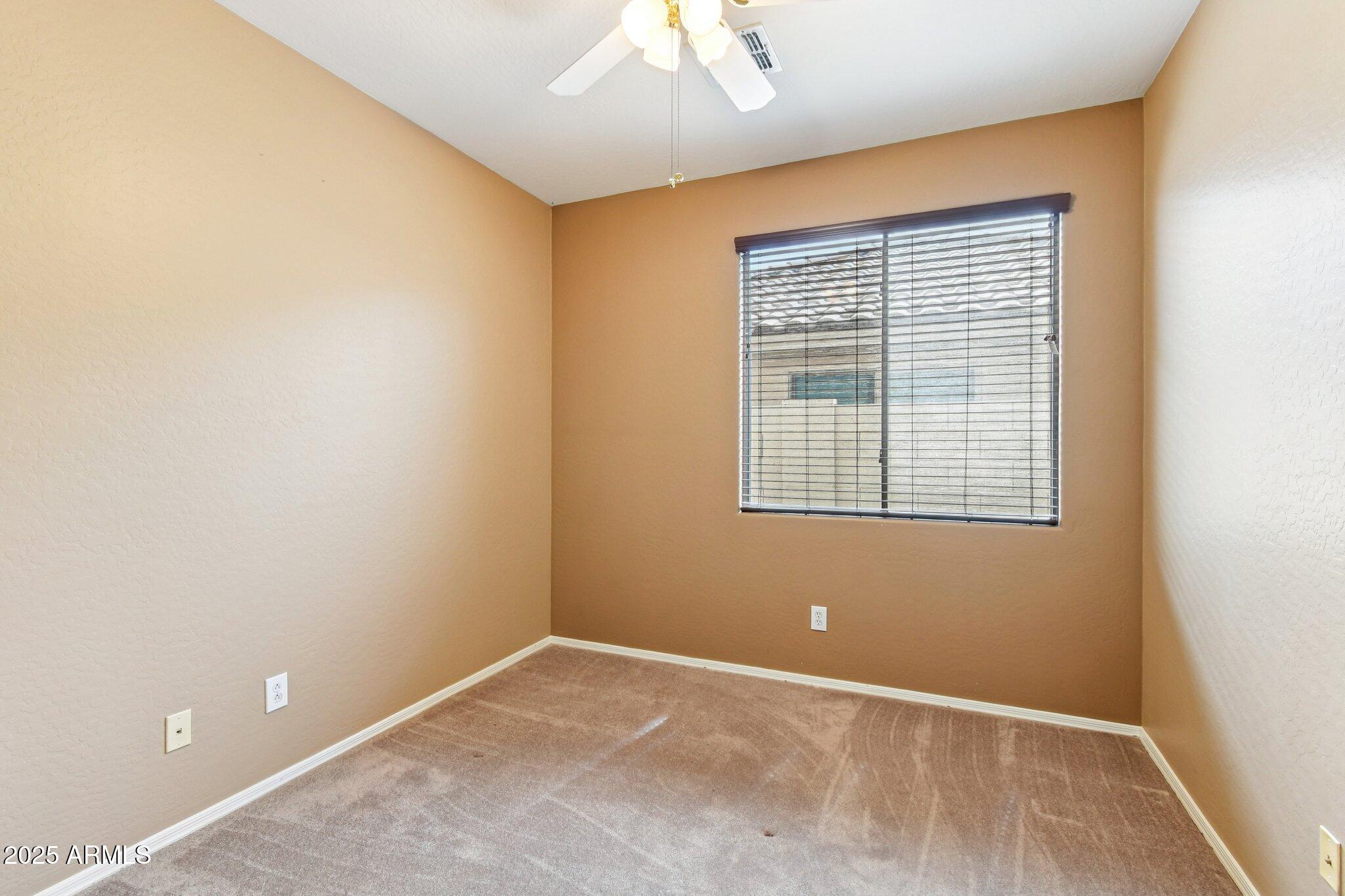 2533 W KIT CARSON Trail