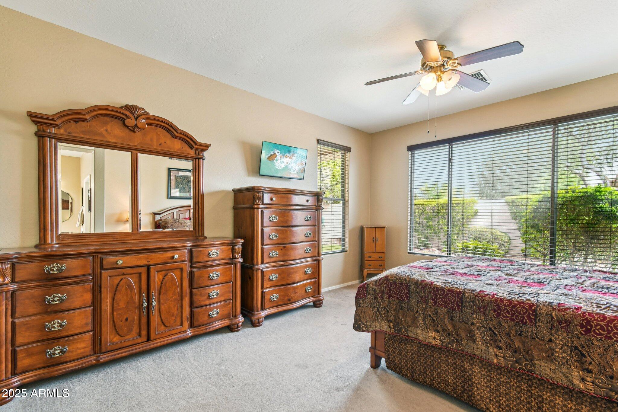 2533 W KIT CARSON Trail