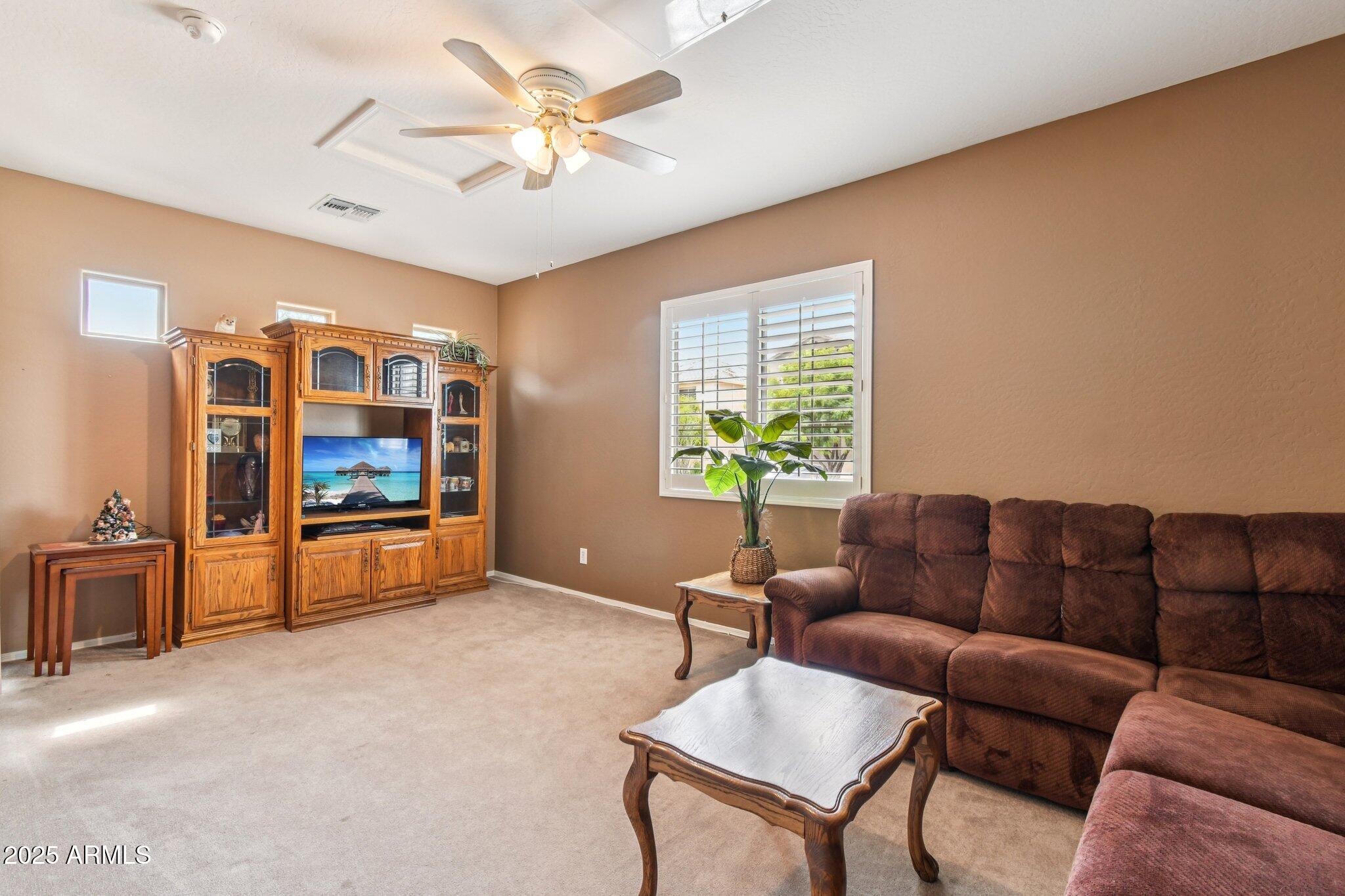 2533 W KIT CARSON Trail