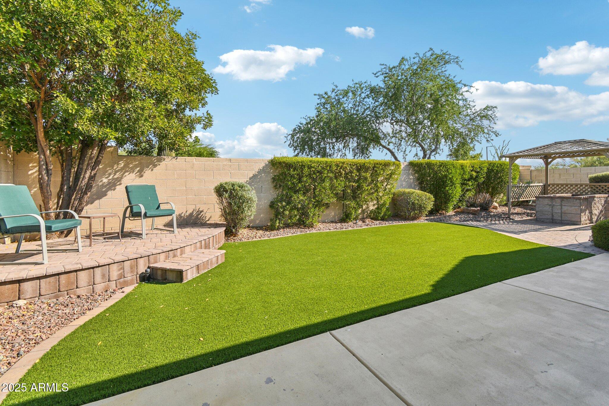 2533 W KIT CARSON Trail