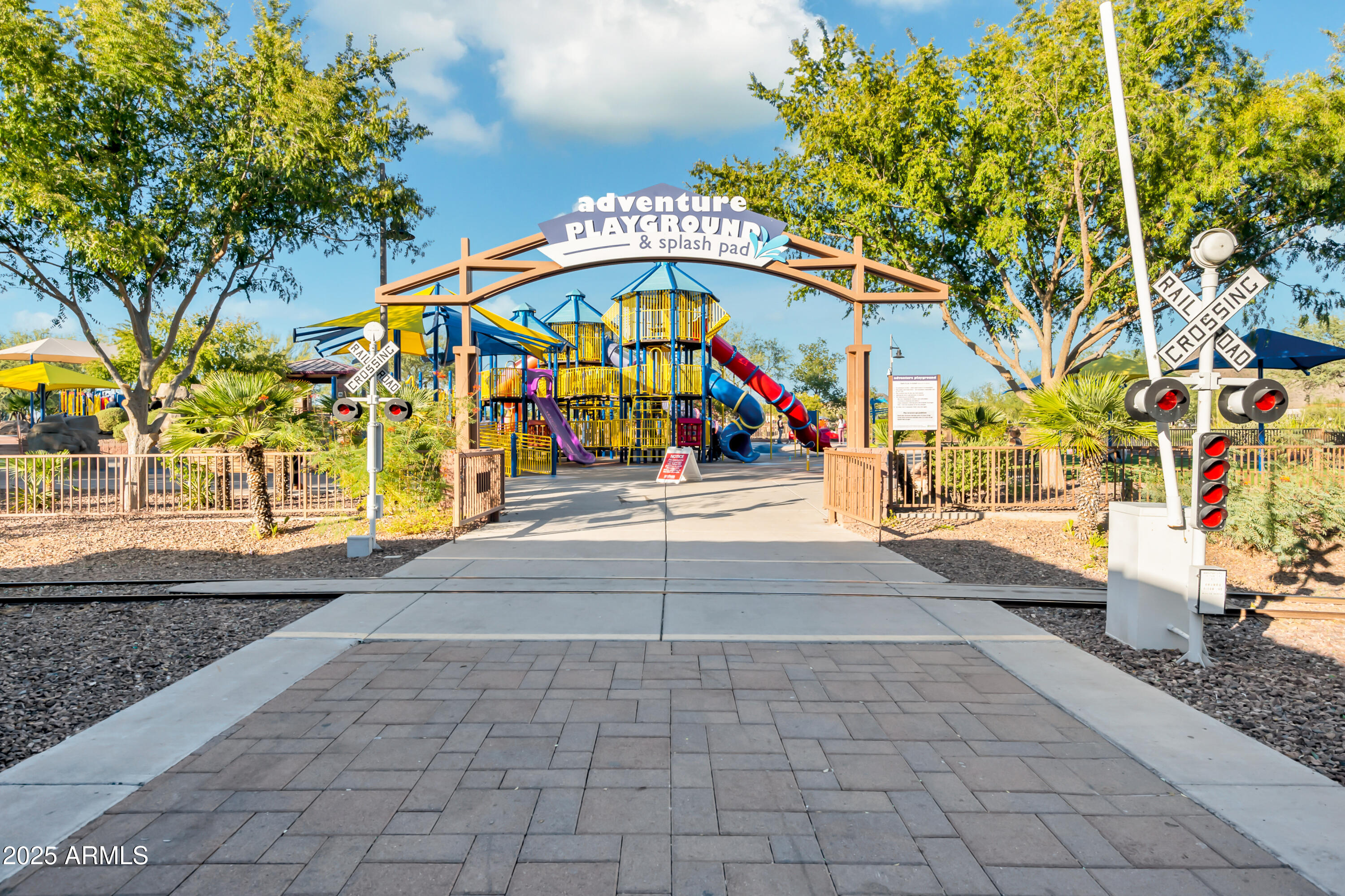 2533 W KIT CARSON Trail