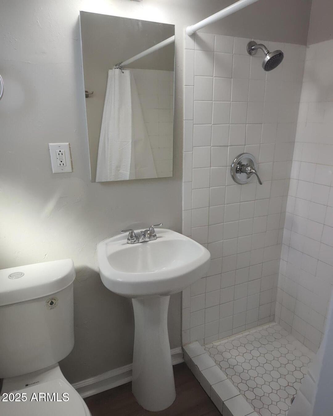 1216 E DESERT PARK Lane