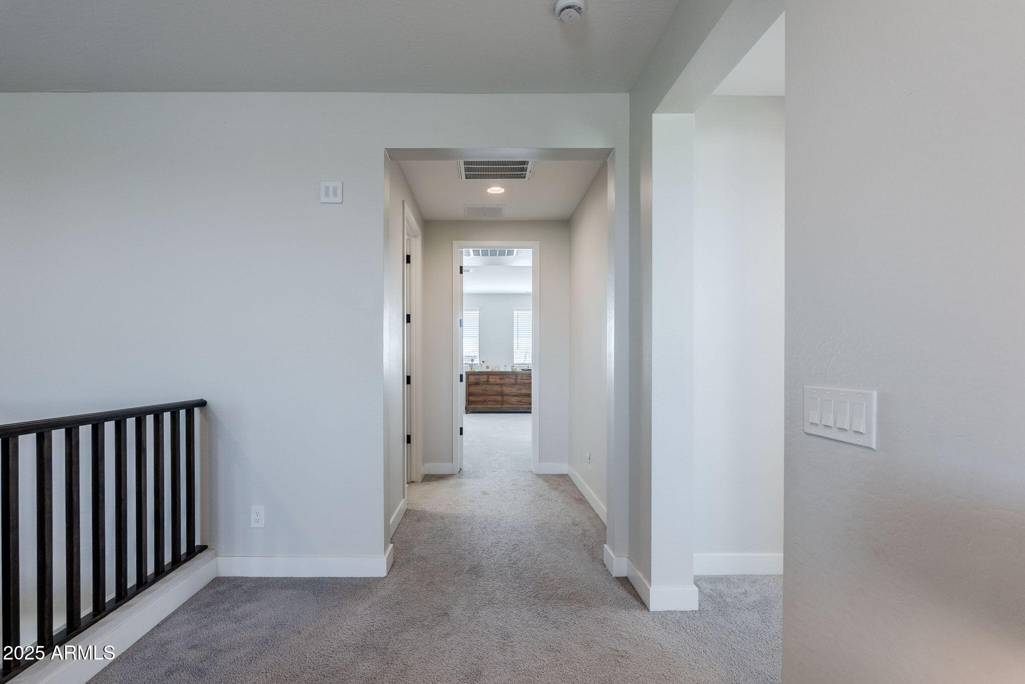 5702 S HASSETT
