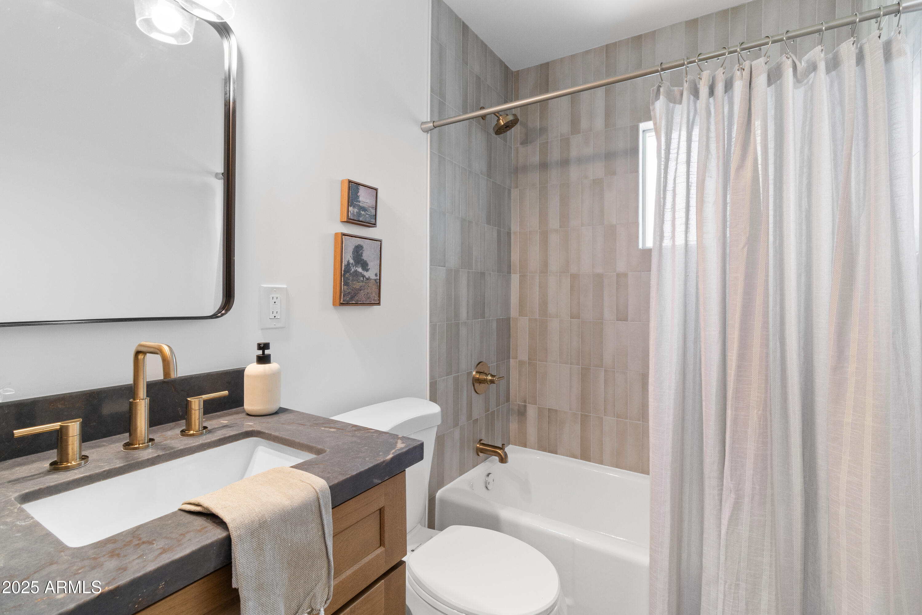 5331 E VIRGINIA Avenue